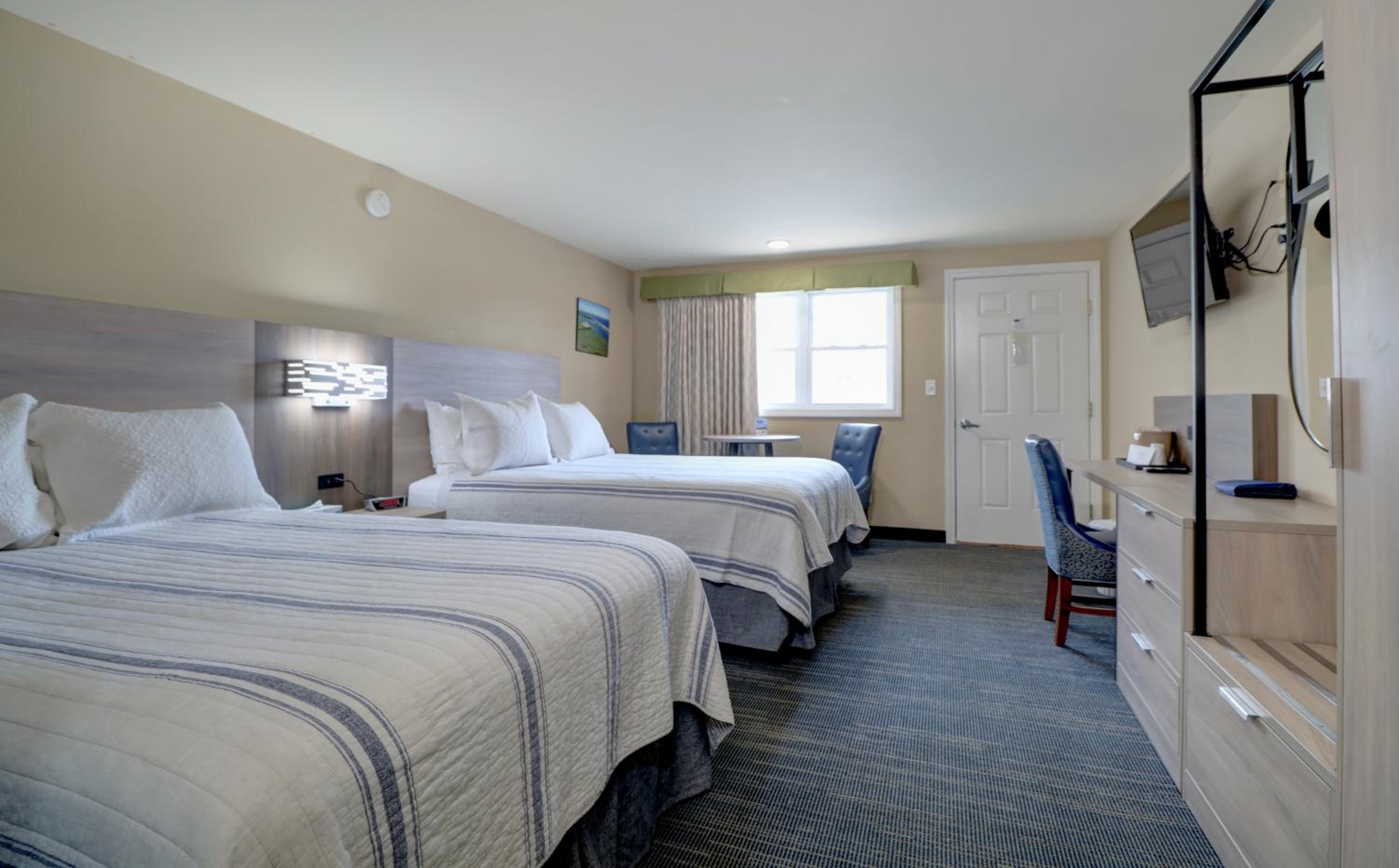 Queen and Double Room - Photo 1
