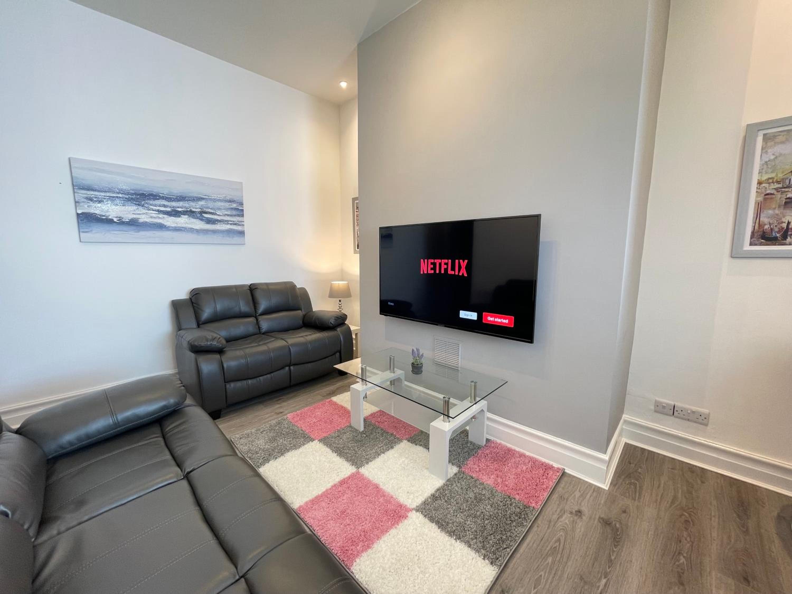 Apartment photo 2