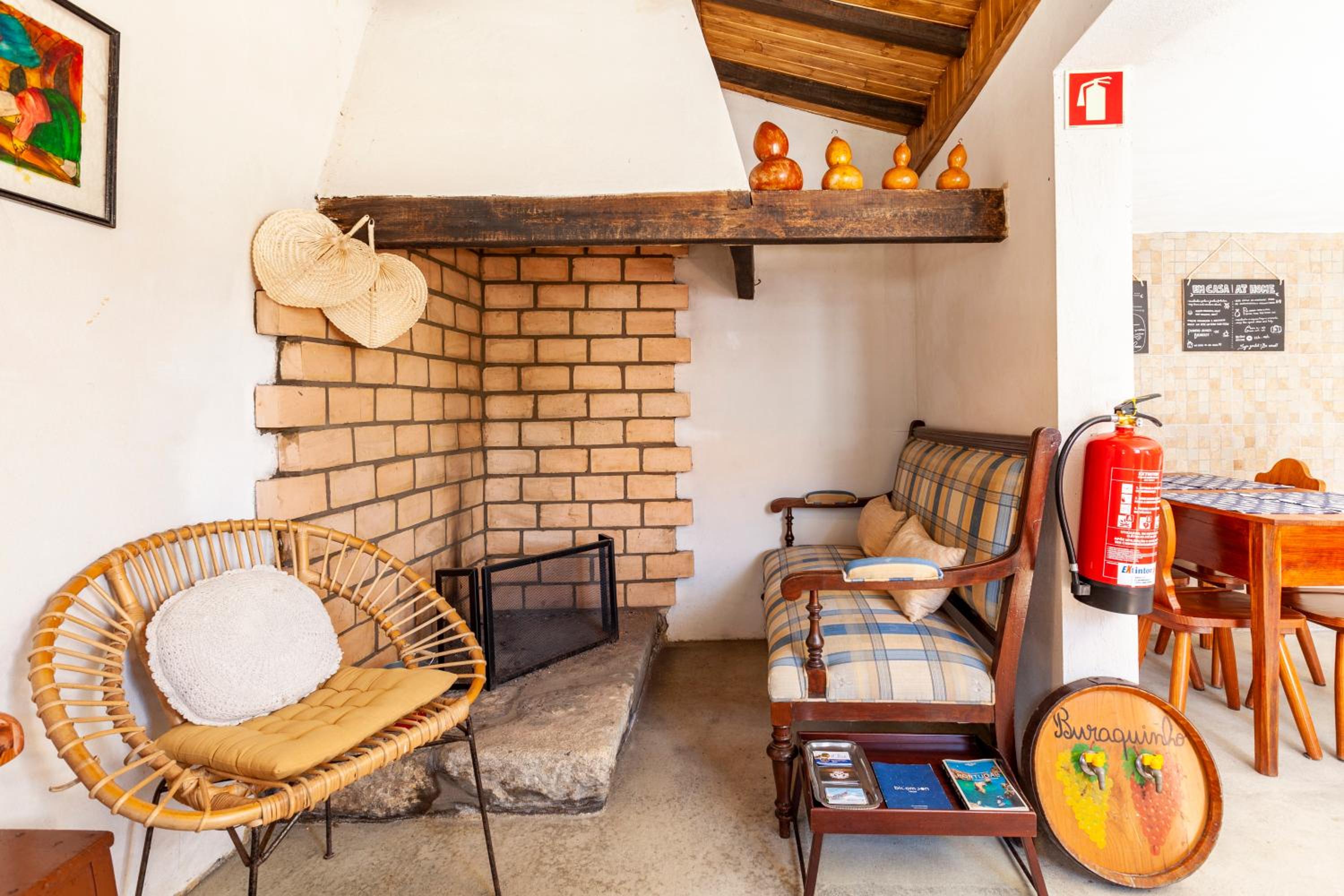 Double Room with Garden View - Photo 10