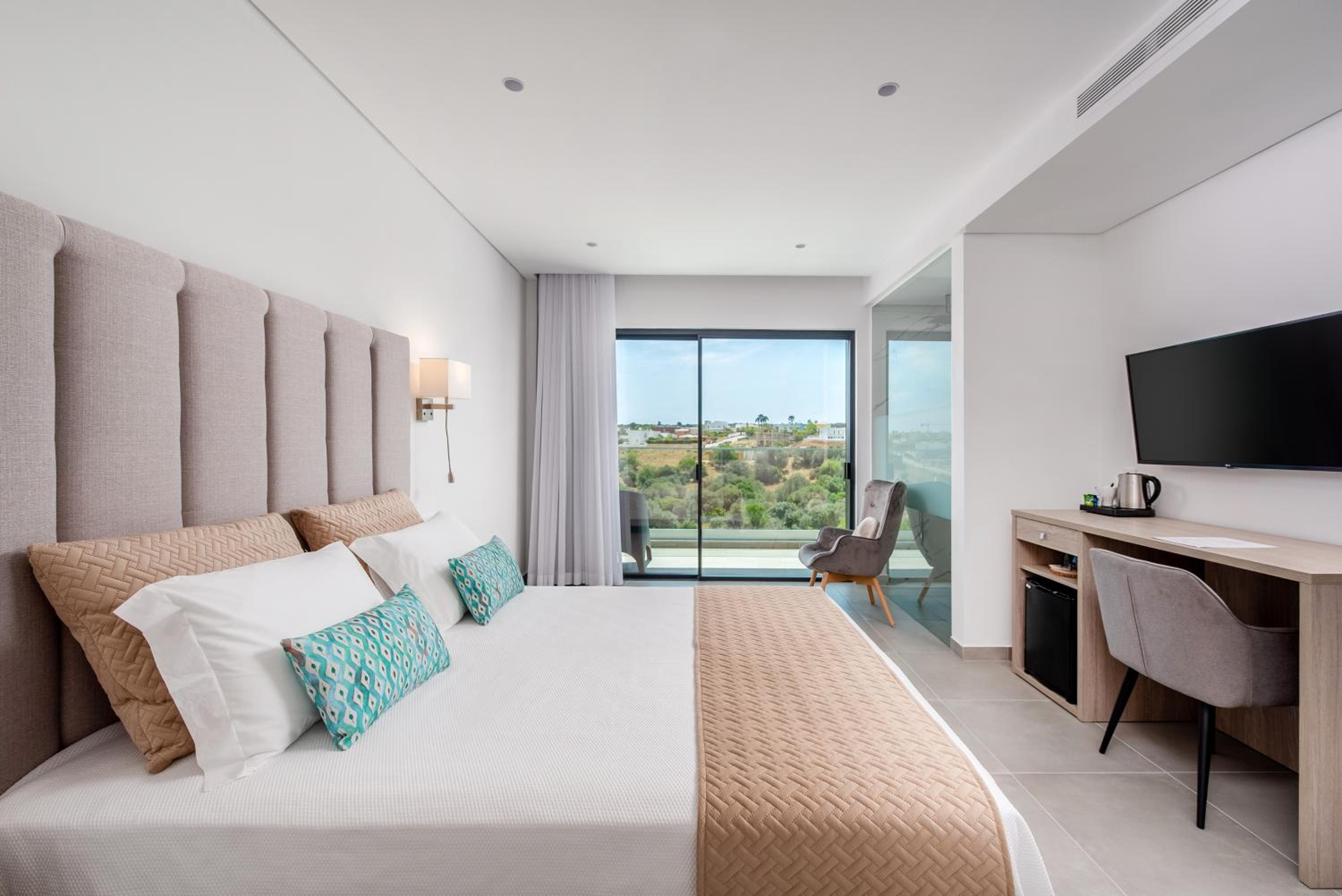Suite with Balcony photo 3