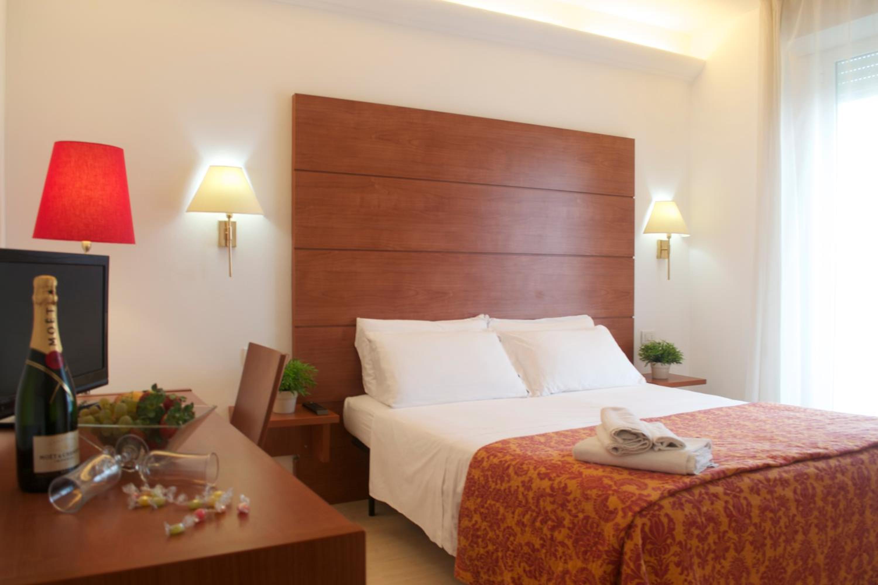 Superior Double or Twin Room - Photo 12