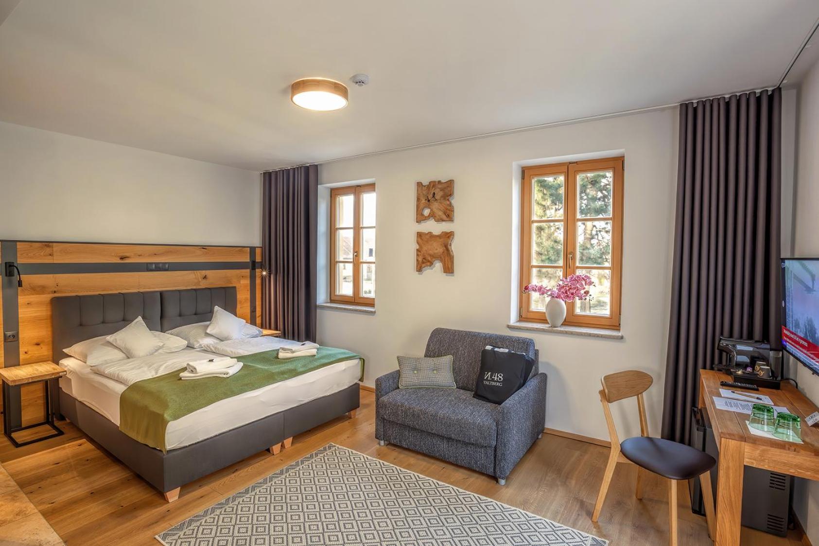 Double Room with Patio photo 2