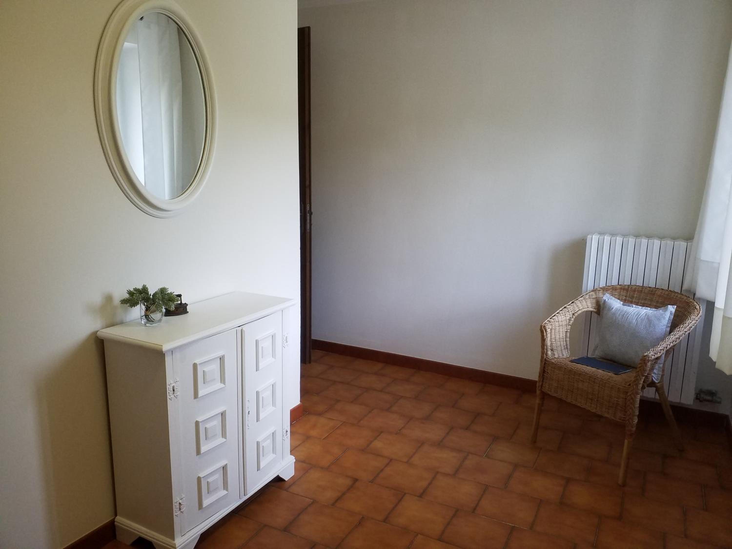 Three-Bedroom House photo 3