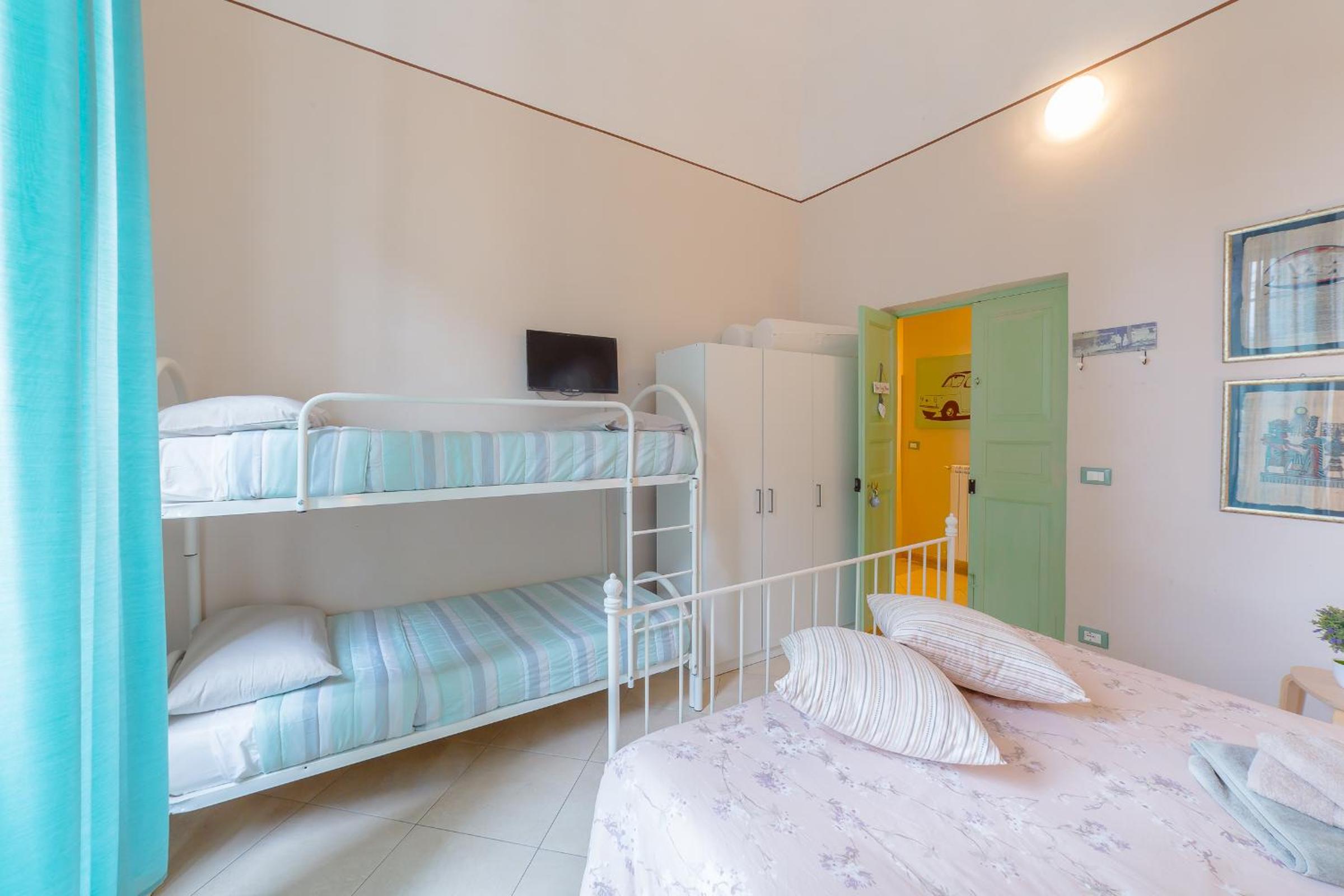 Double Room with Private External Bathroom photo 3