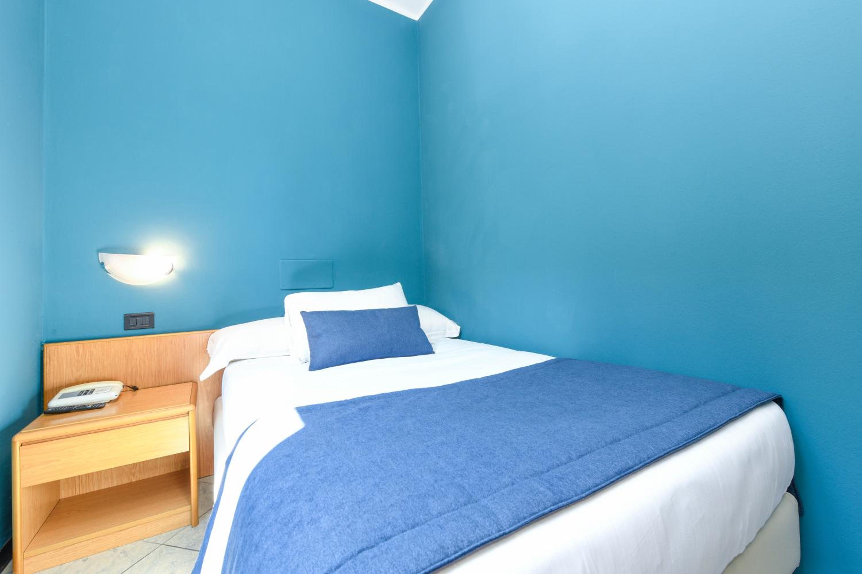 Single Room photo 3