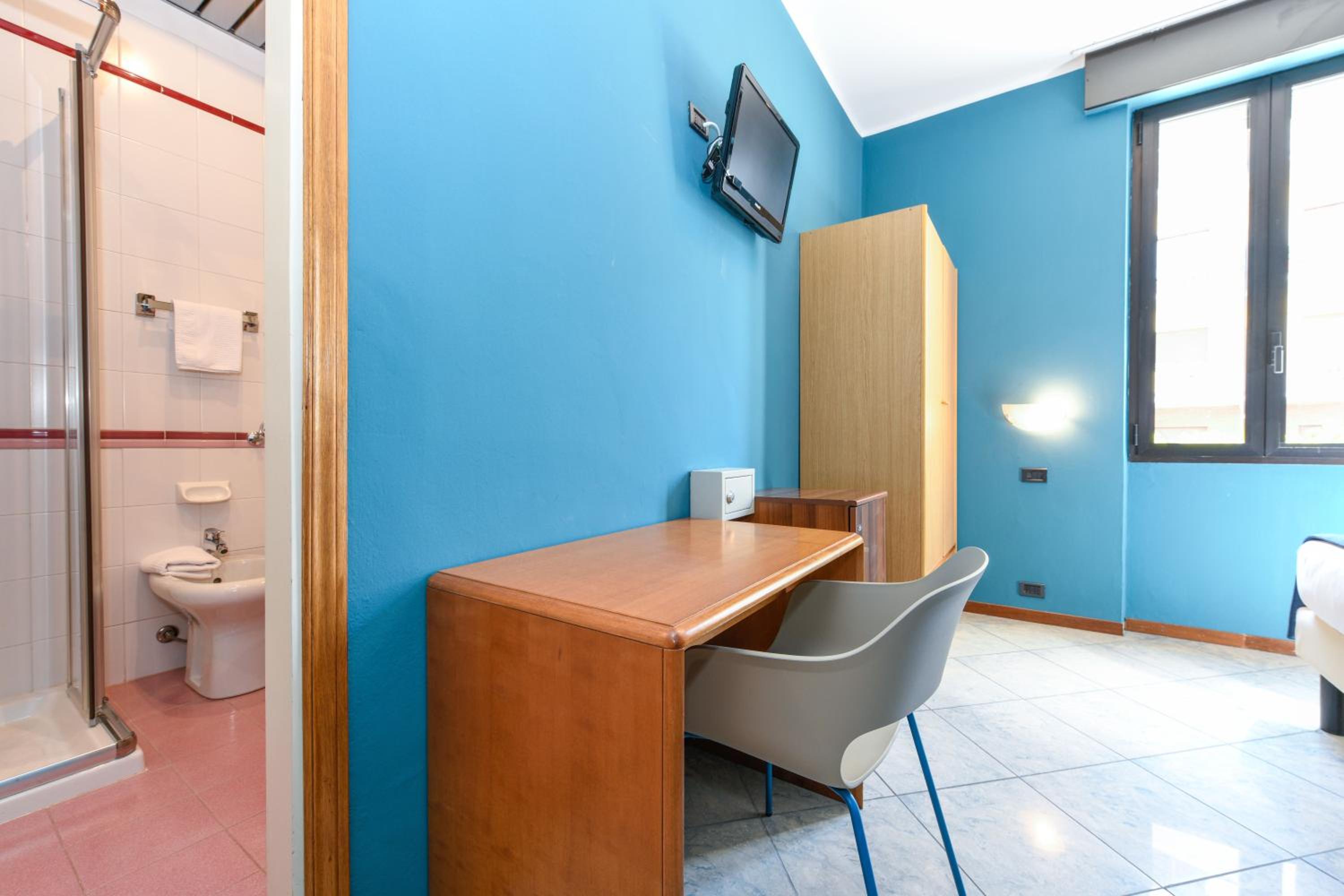 Single Room photo 2