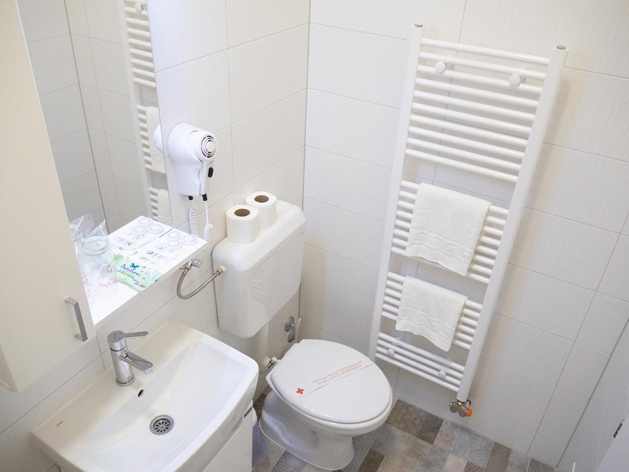 Standard Triple Room photo 2