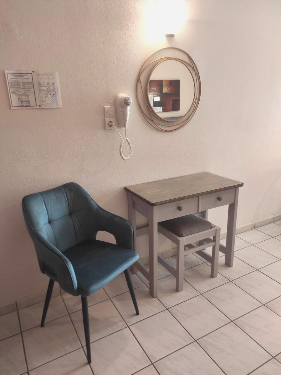 Family Studio - Photo 11