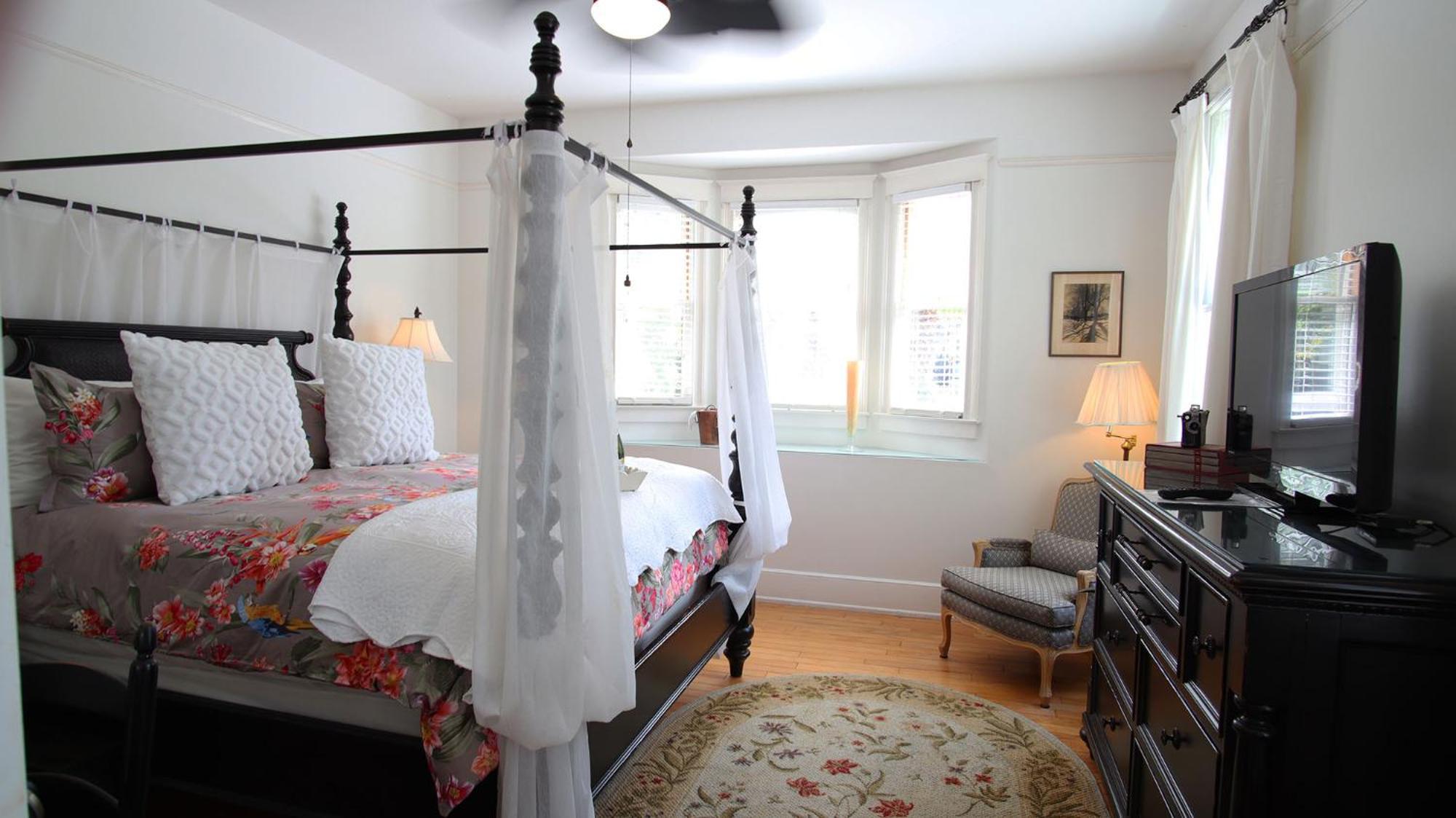 King Room with Garden View