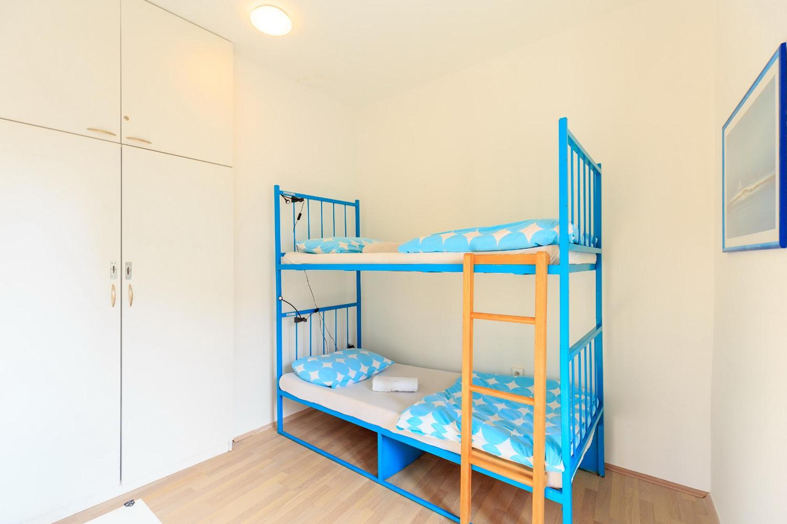 Bed in 6-Bed Mixed Dormitory Room