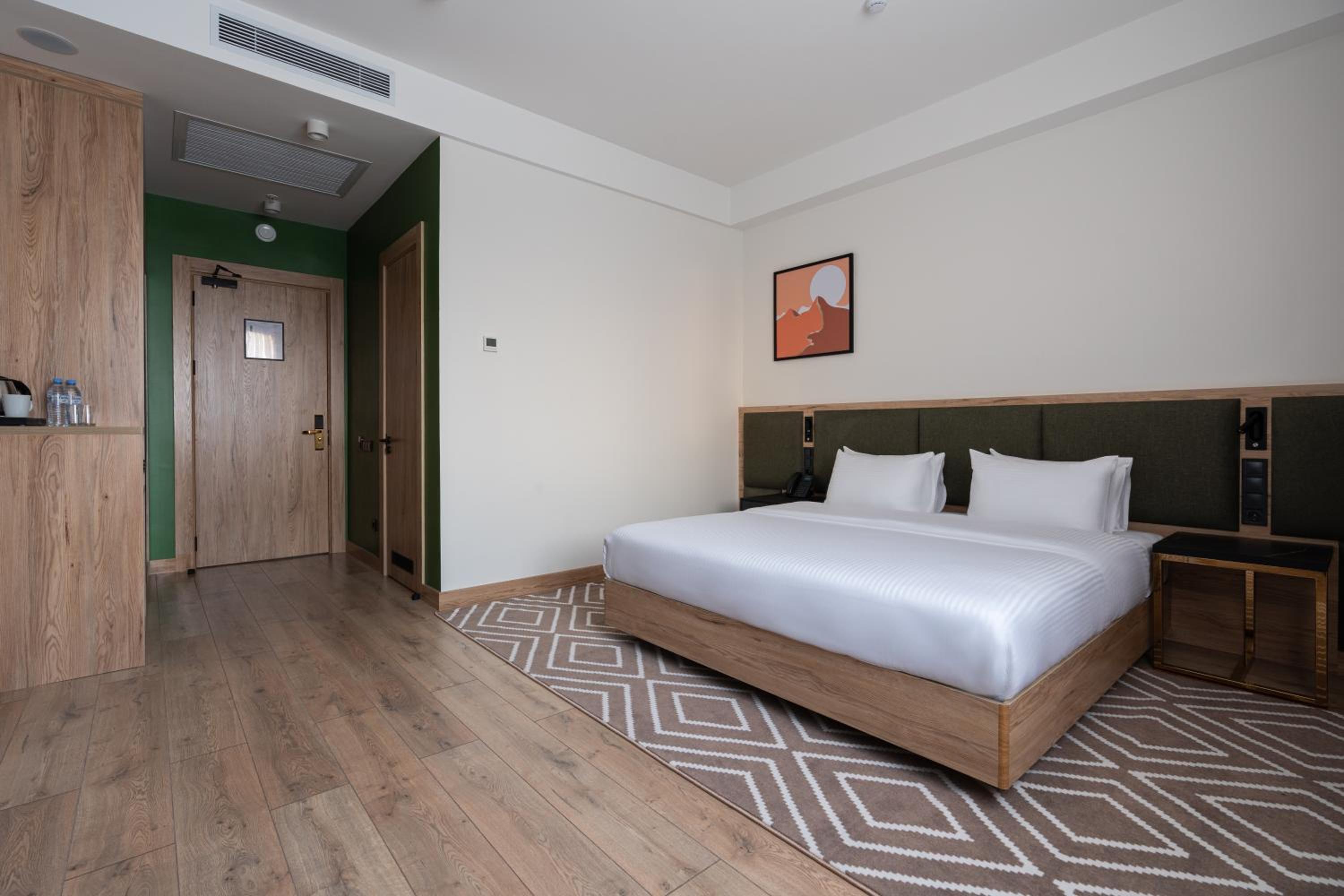 Deluxe King Room photo 2