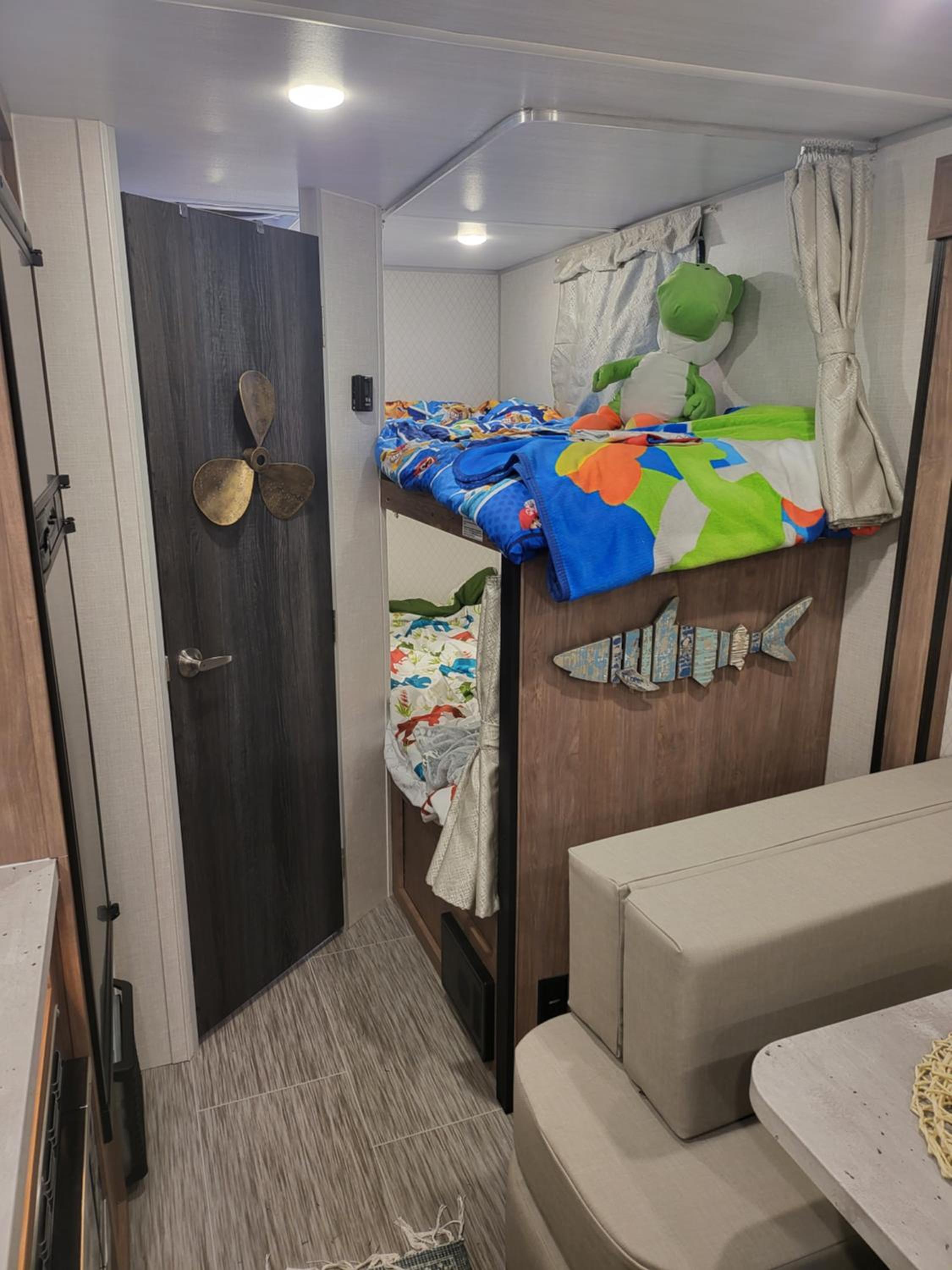 Mobile Home photo 2