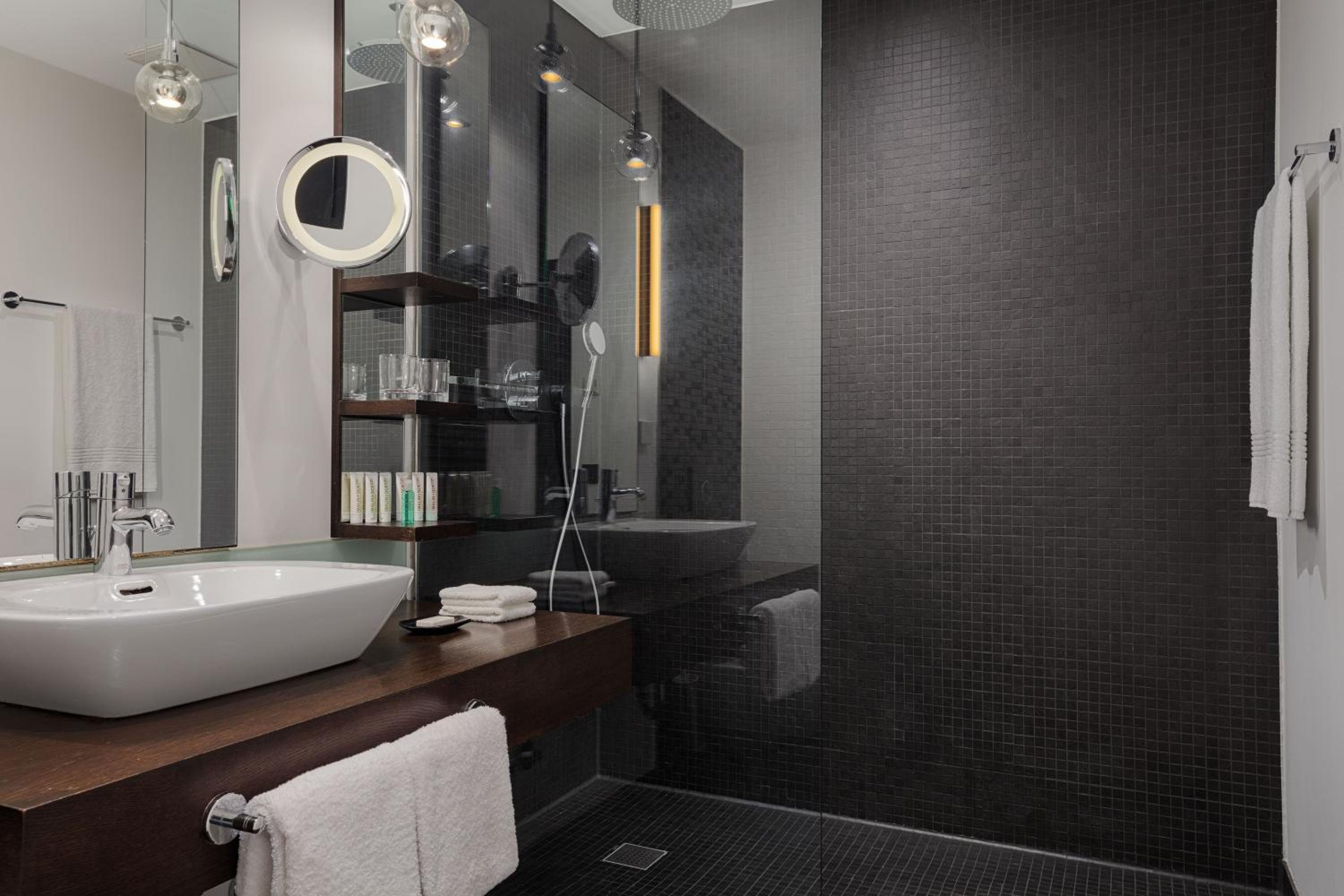 Small Single Room thumbnail 6
