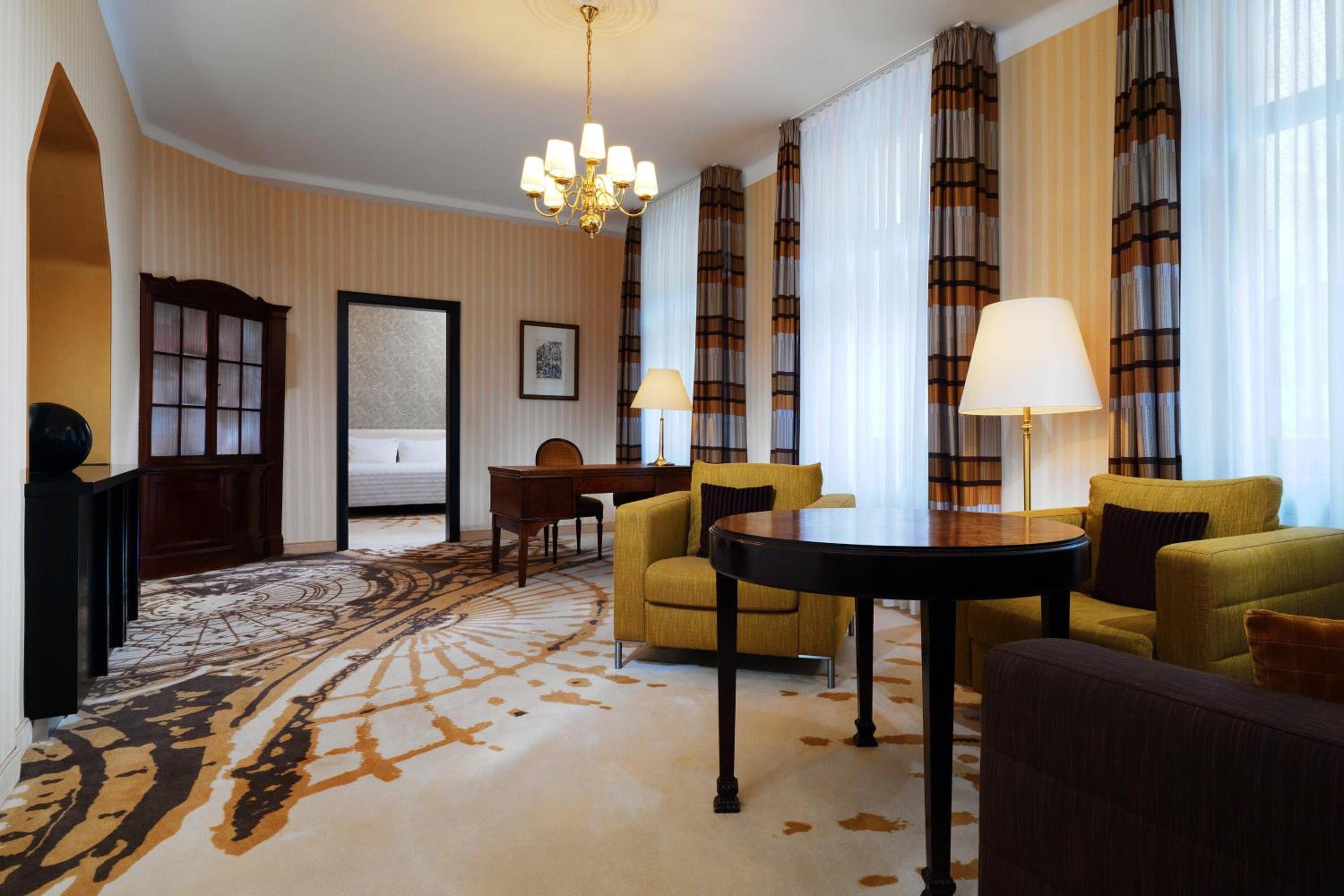 Executive Suite, 1 King