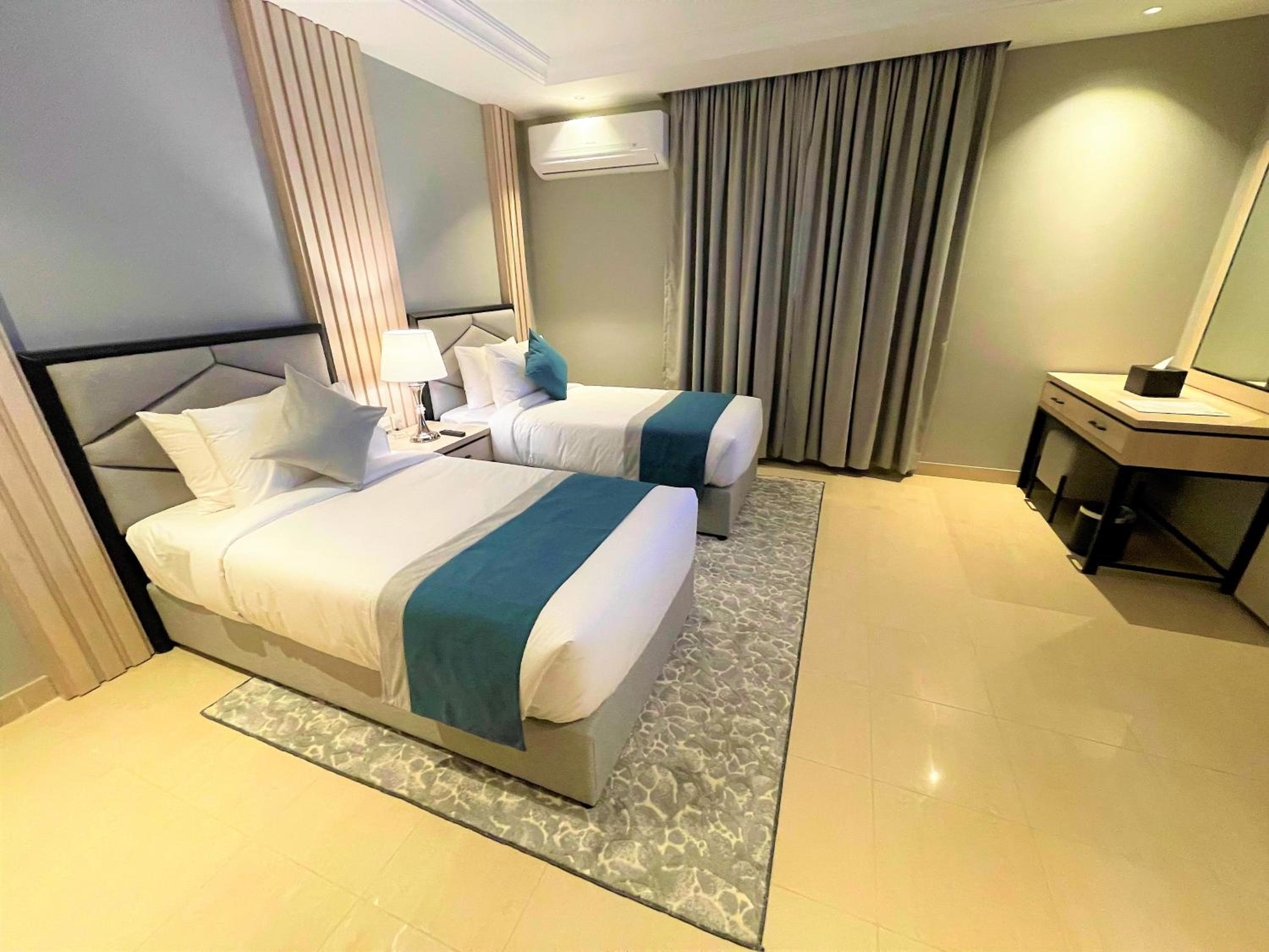 Deluxe Twin Room - Photo 2