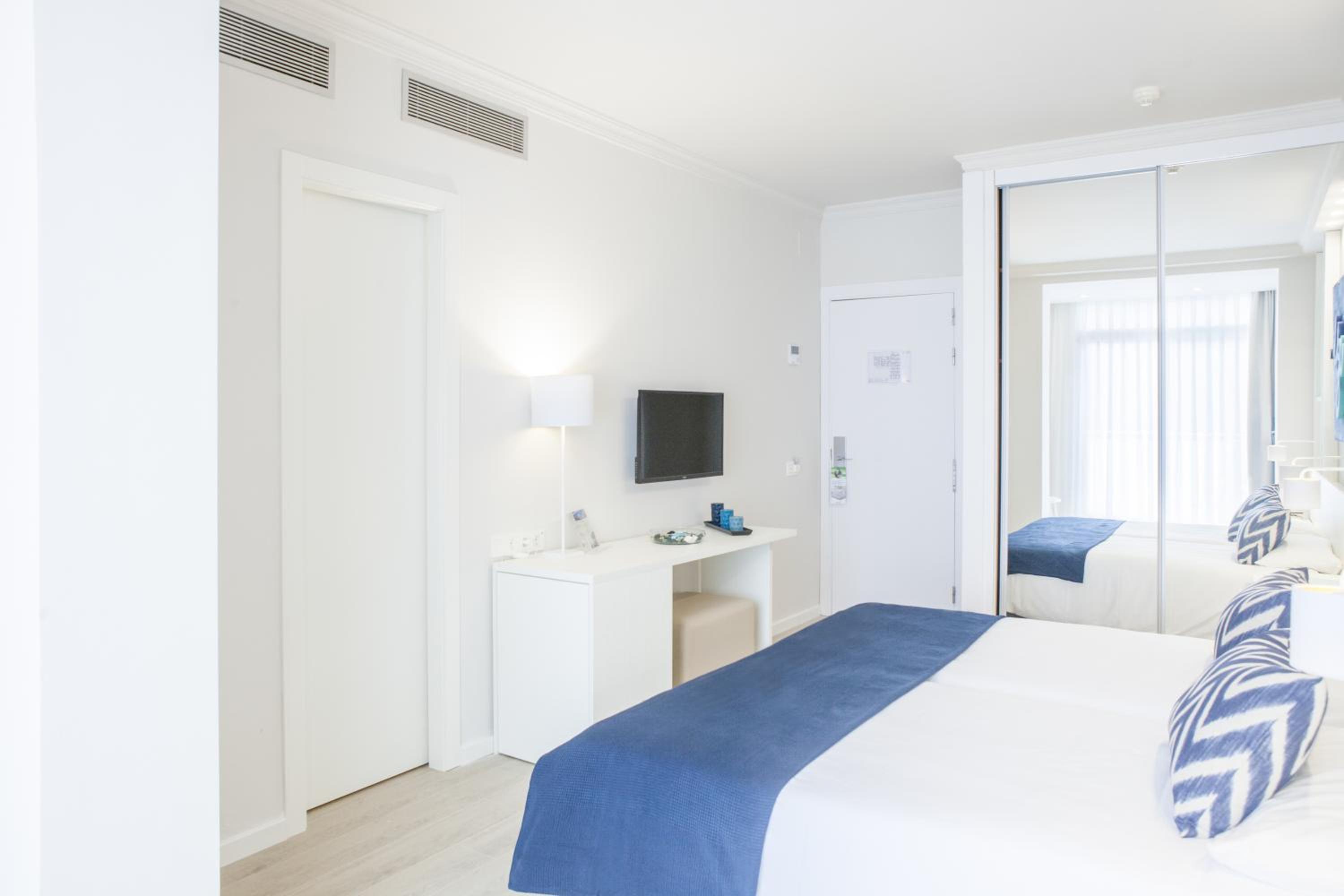Twin Room - Photo 4