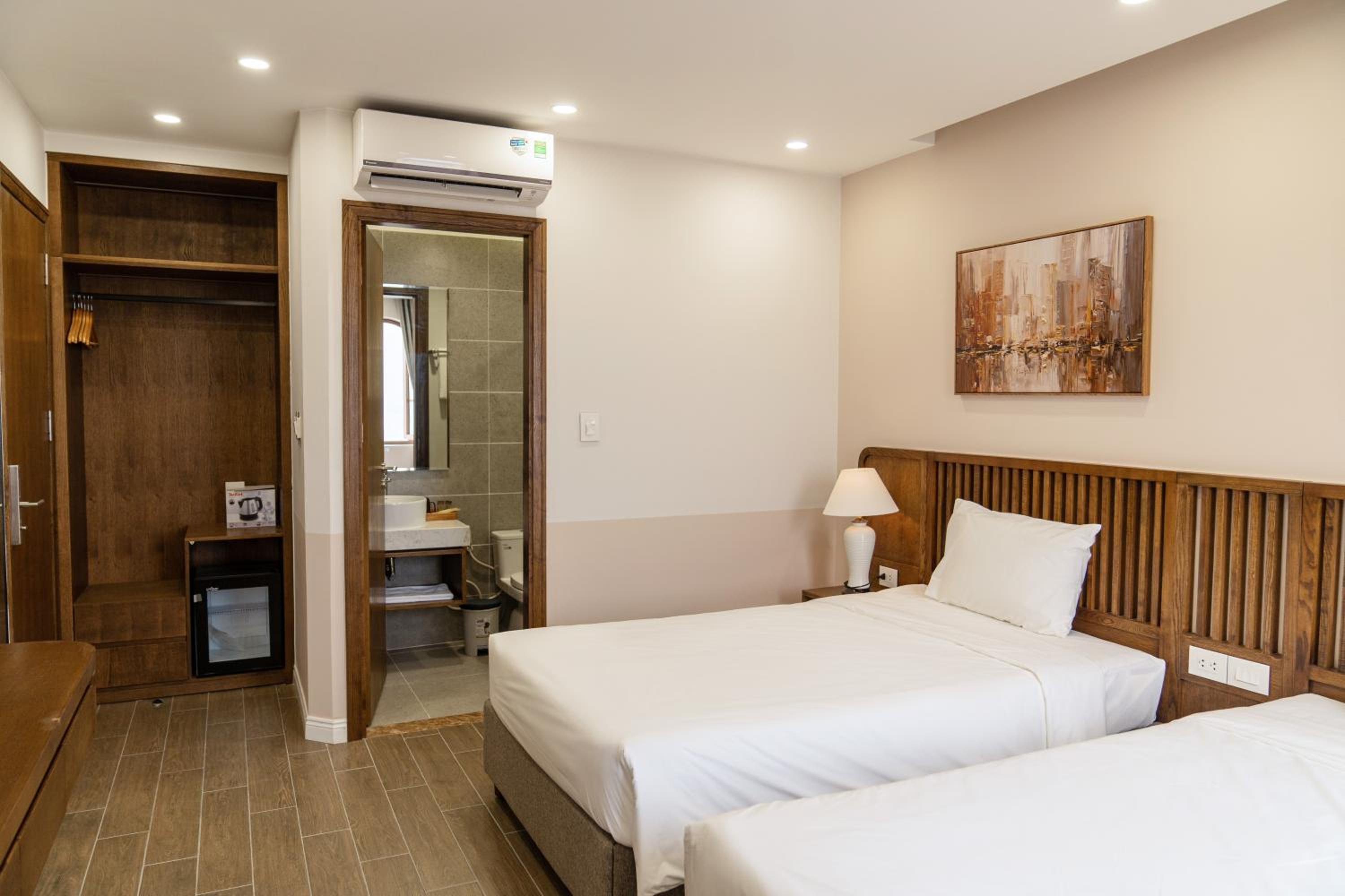 Deluxe Twin Room with Sea View photo 3