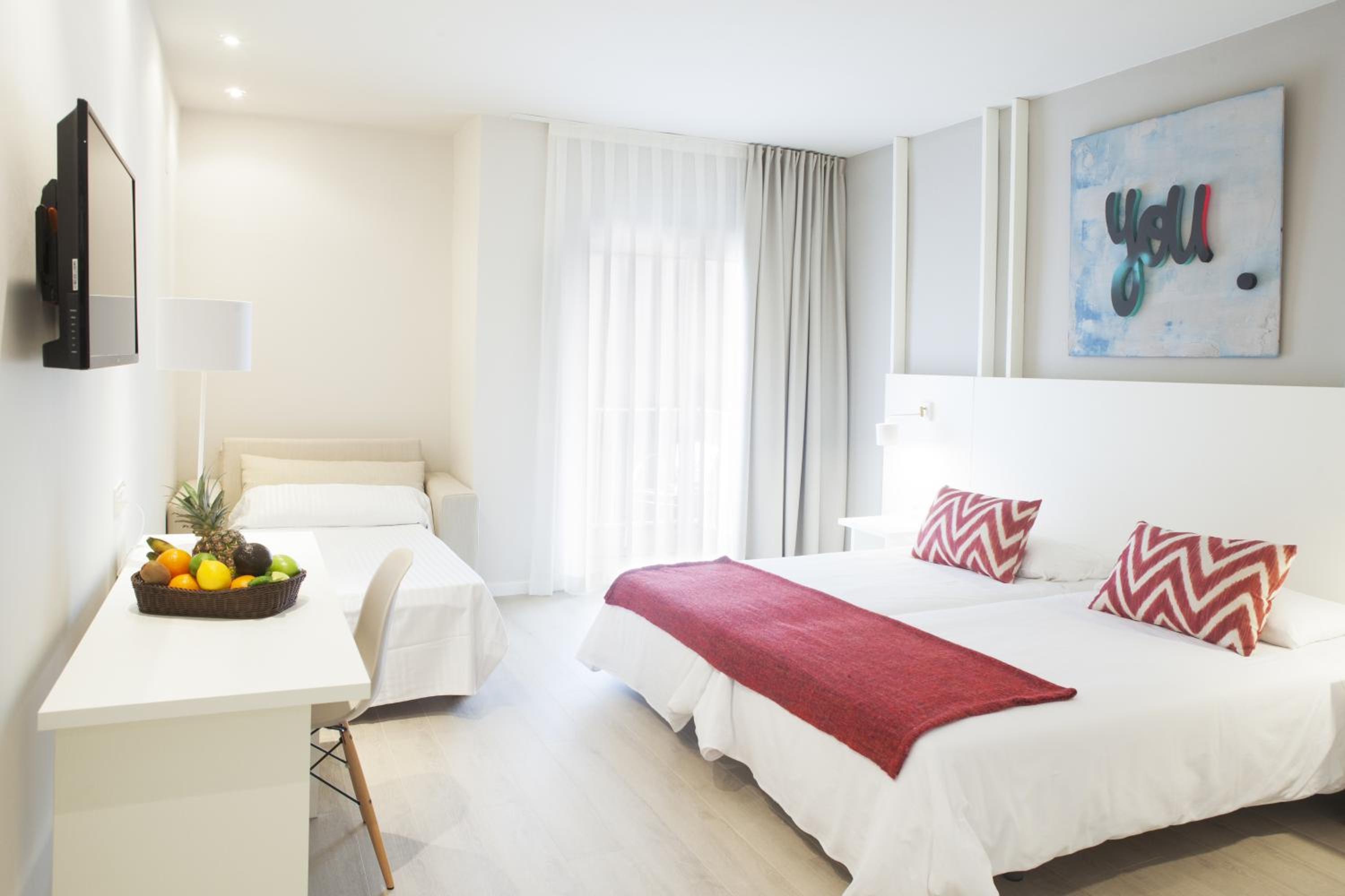 Deluxe Triple Room - Photo 10