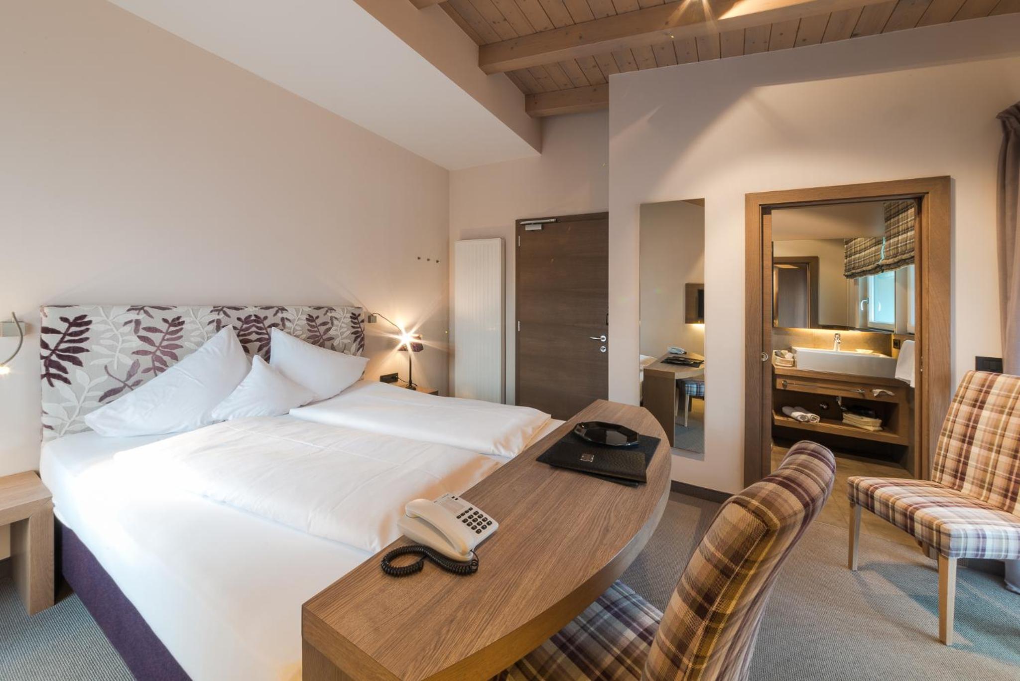 Double Room with Balcony - Photo 4
