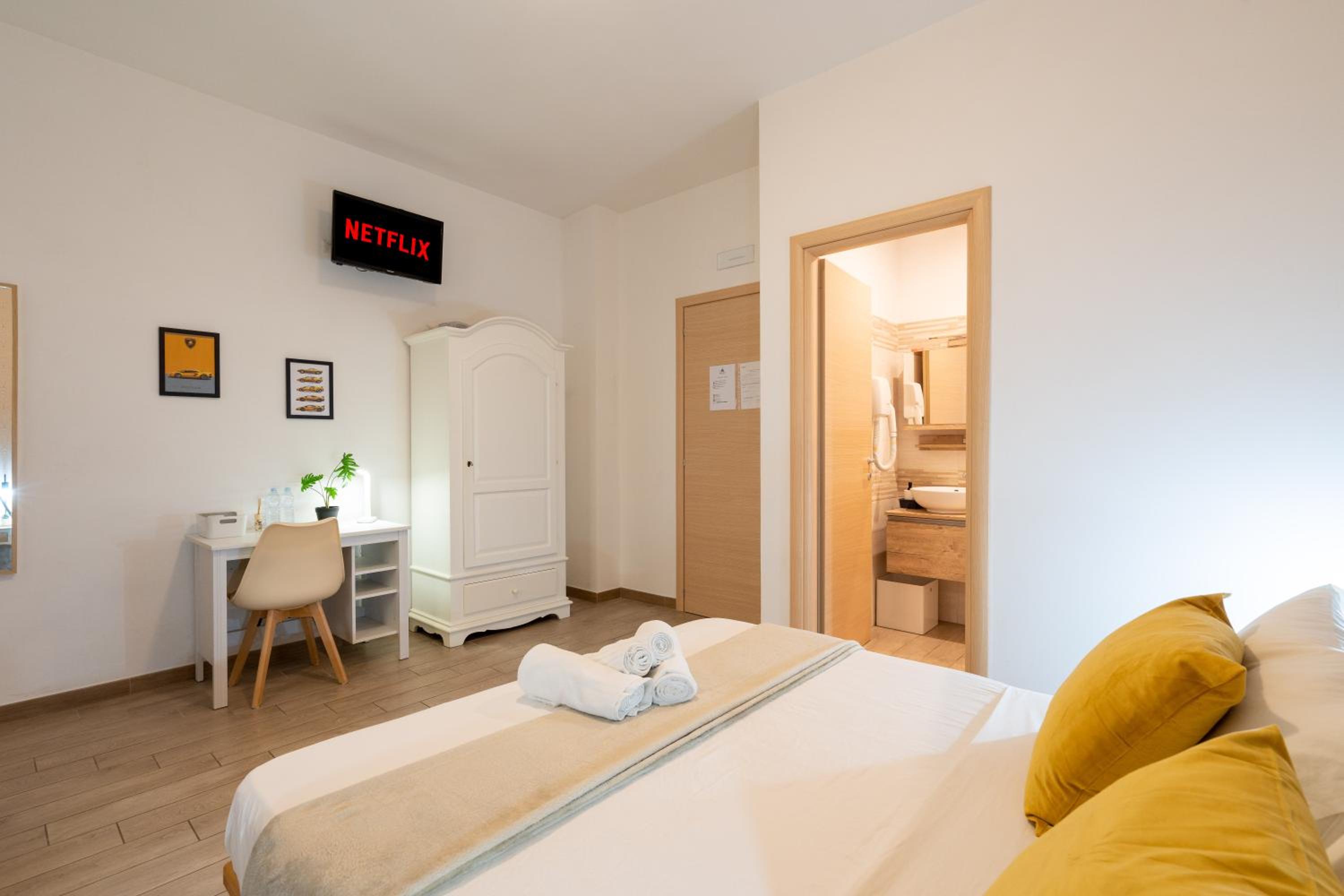 Economy Double Room photo 3