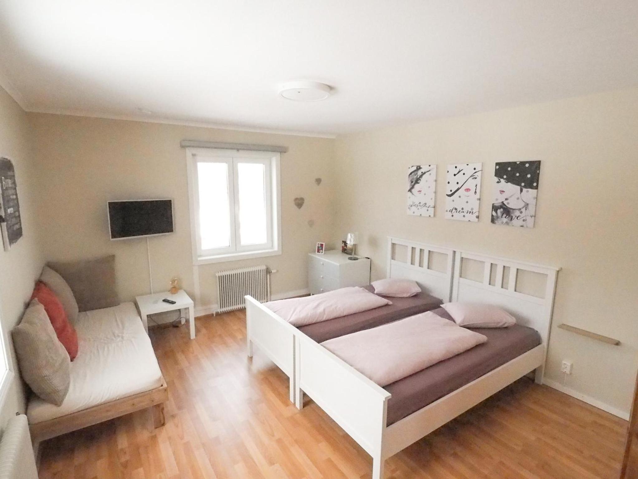 One-Bedroom Apartment photo 1