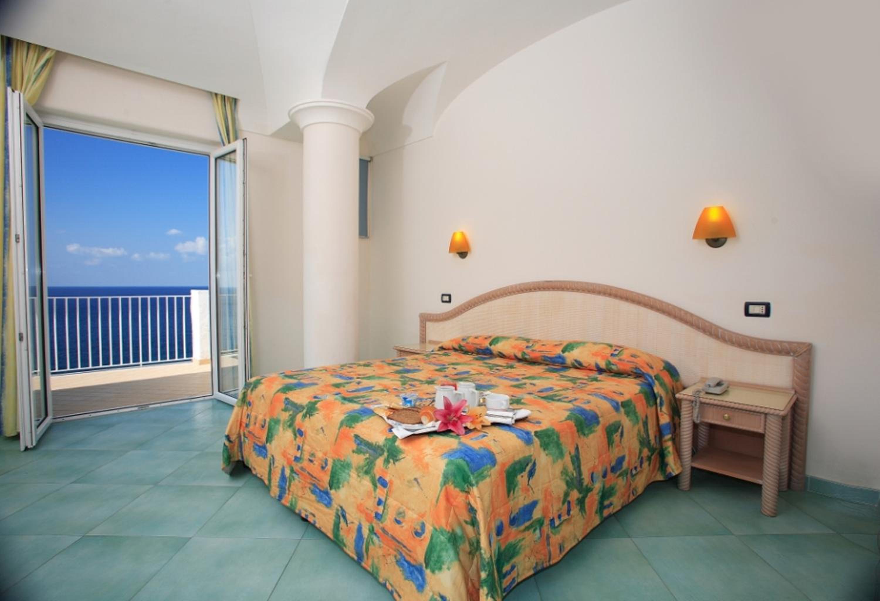 Family Room with Sea View photo 2