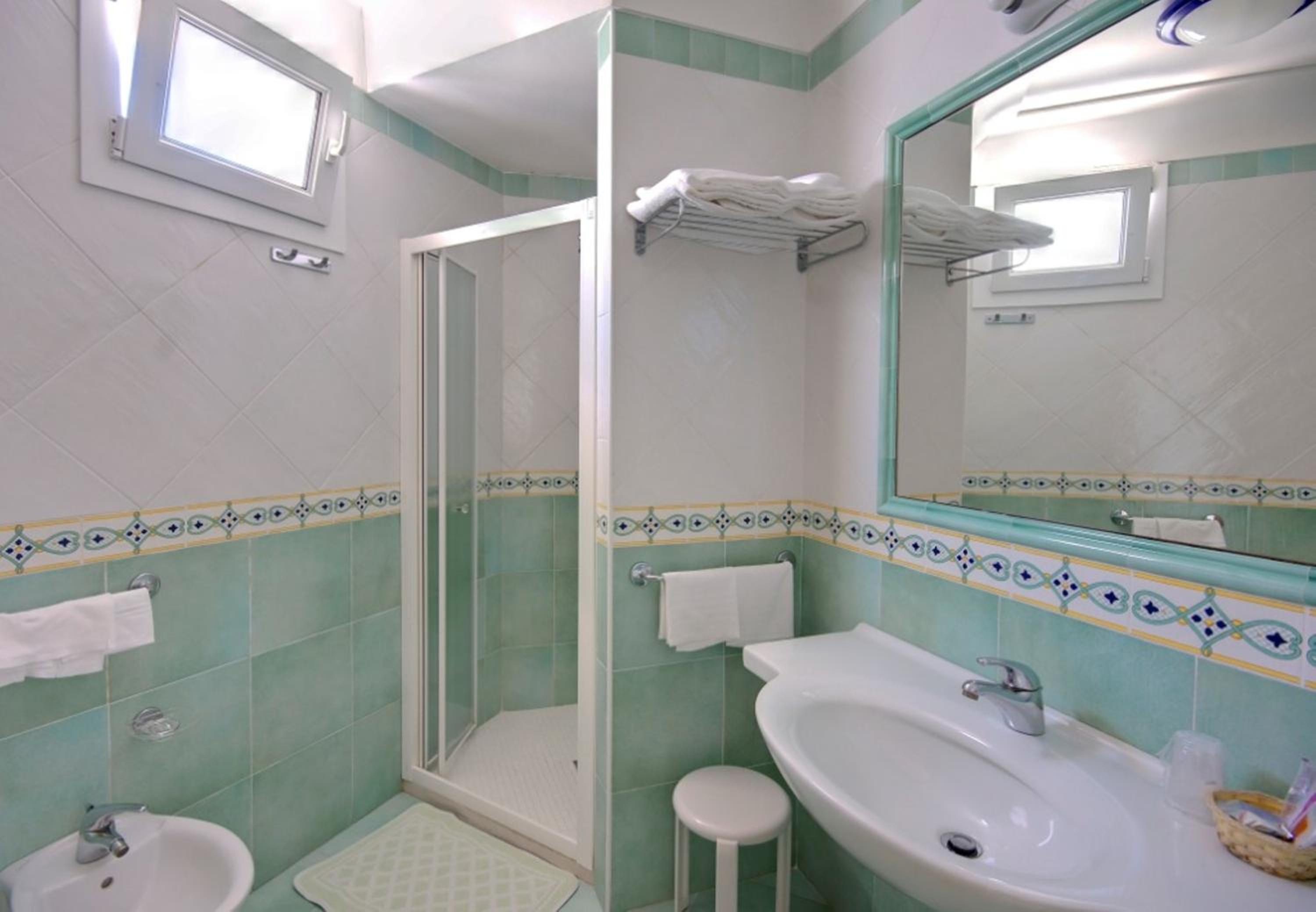 Superior Quadruple Room with Sea View photo 2