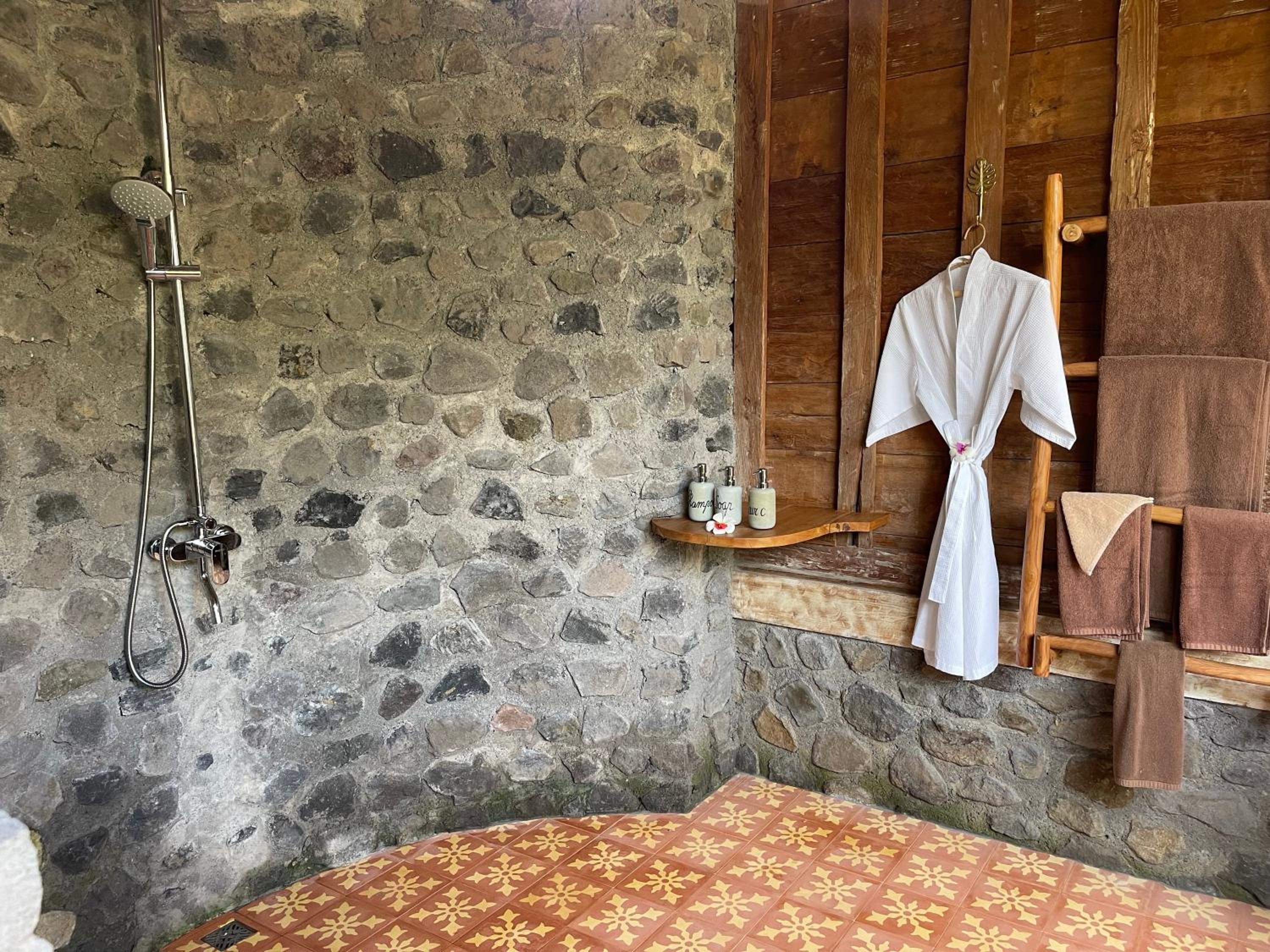 Deluxe Bungalow with Sea View - Photo 30