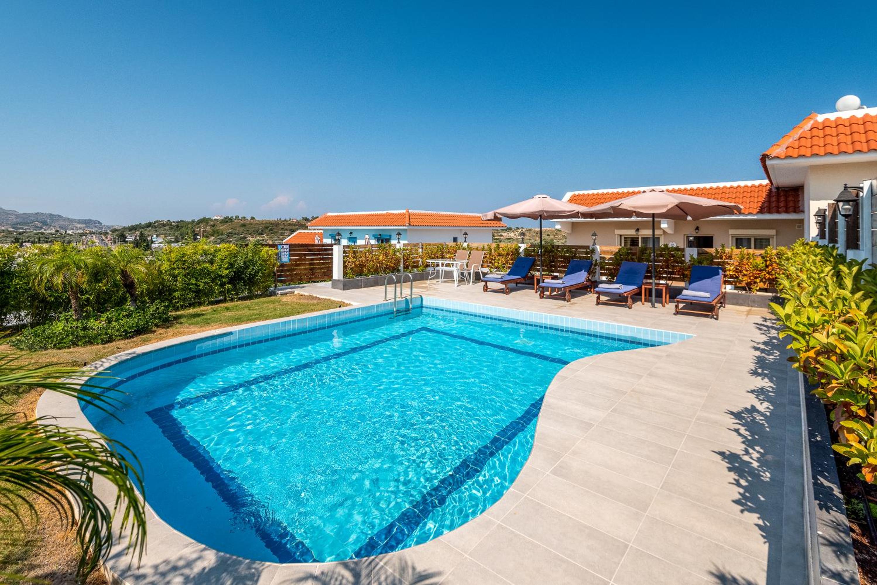 Deluxe Suite, 2 Bedrooms, Private Pool, Mountain View - Photo 3