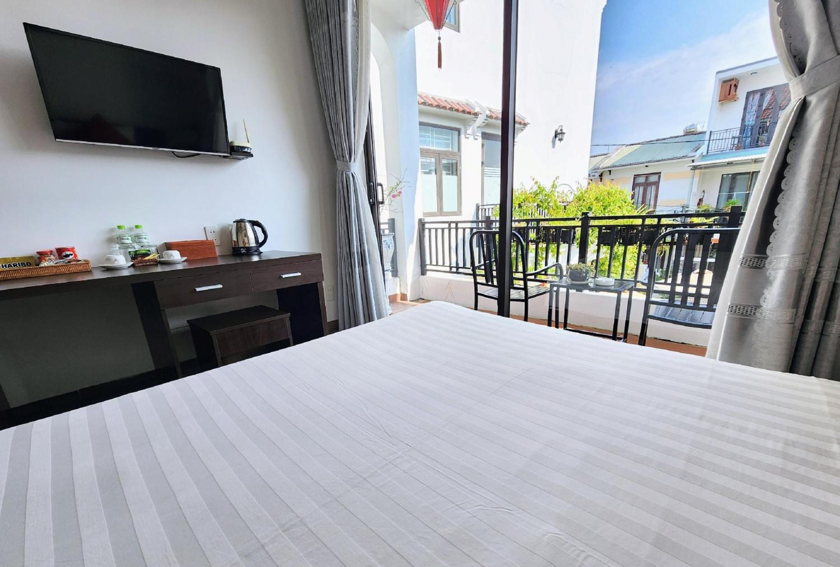 Double Room with Pool View photo 2
