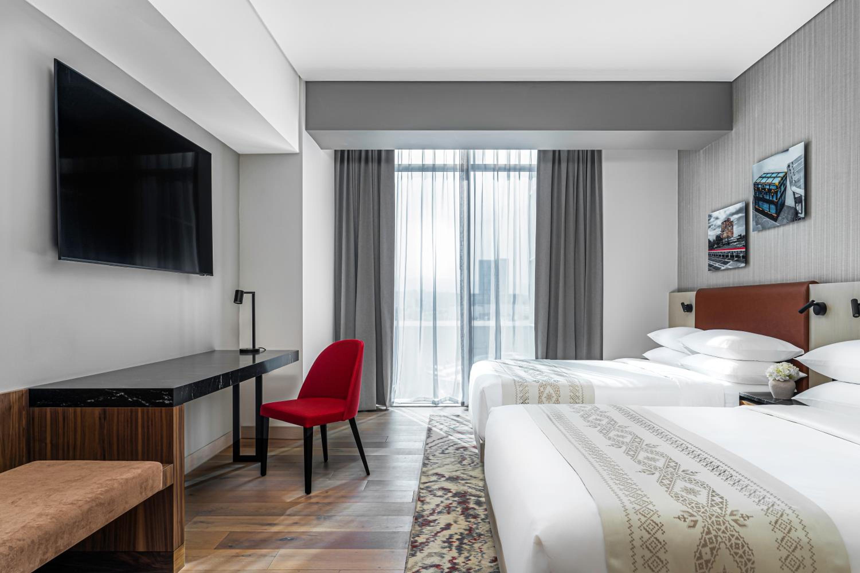 Queen Room with Two Queen Beds and City View thumbnail 6
