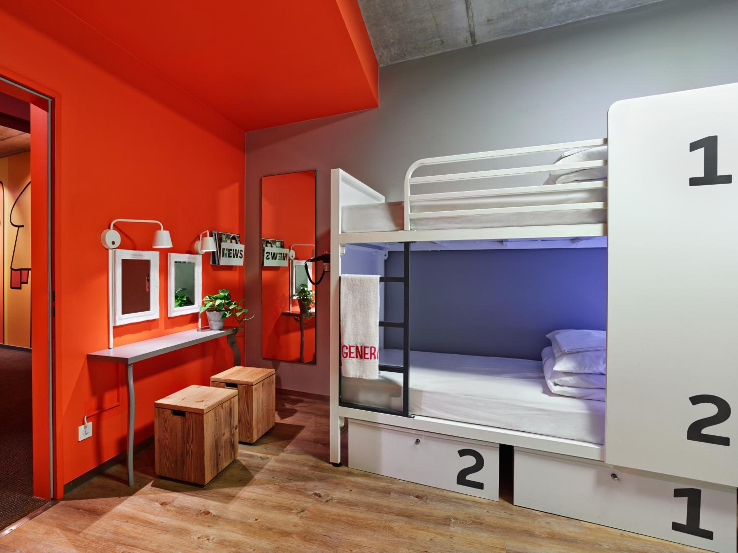 Bed in 6-Bed Female Dormitory Room with Private Bathroom