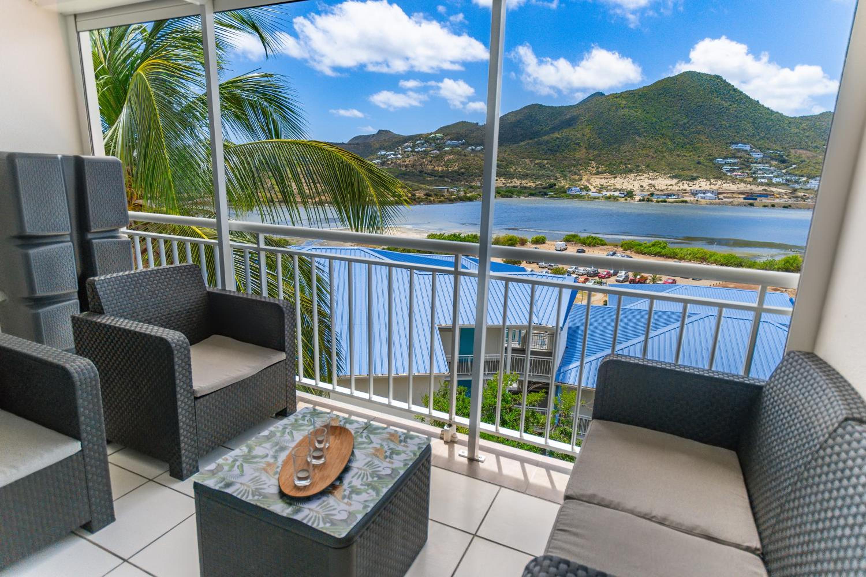 Apartment with Lake View photo 1