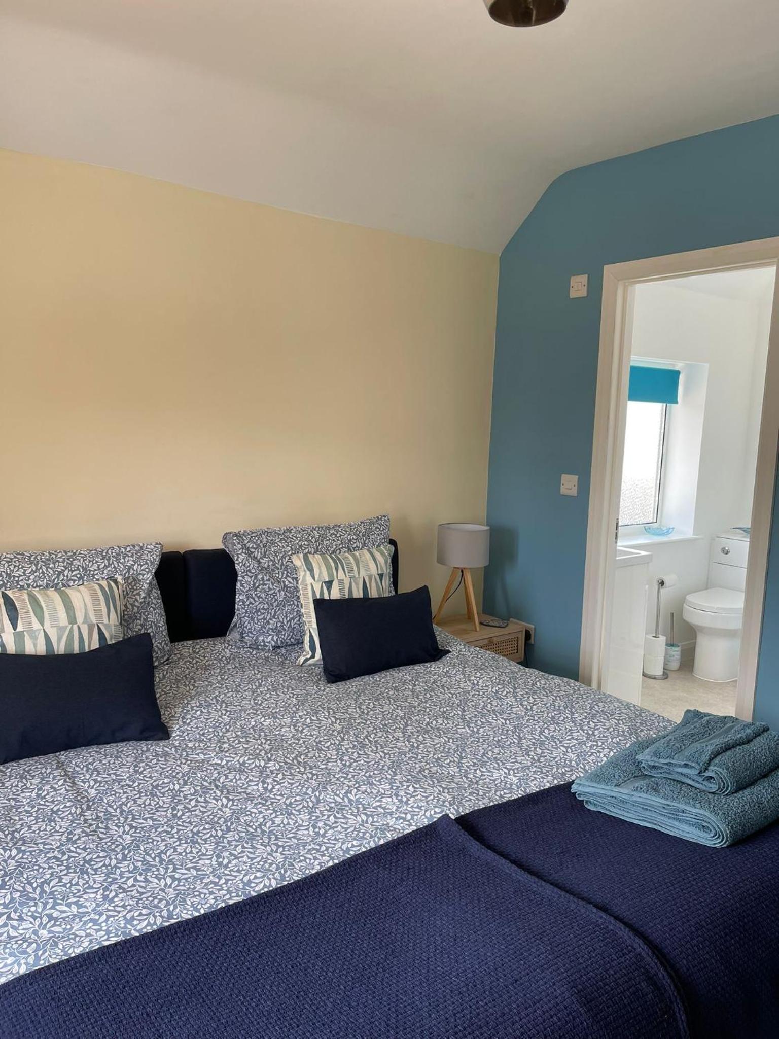 Large Double or Twin Room photo 2