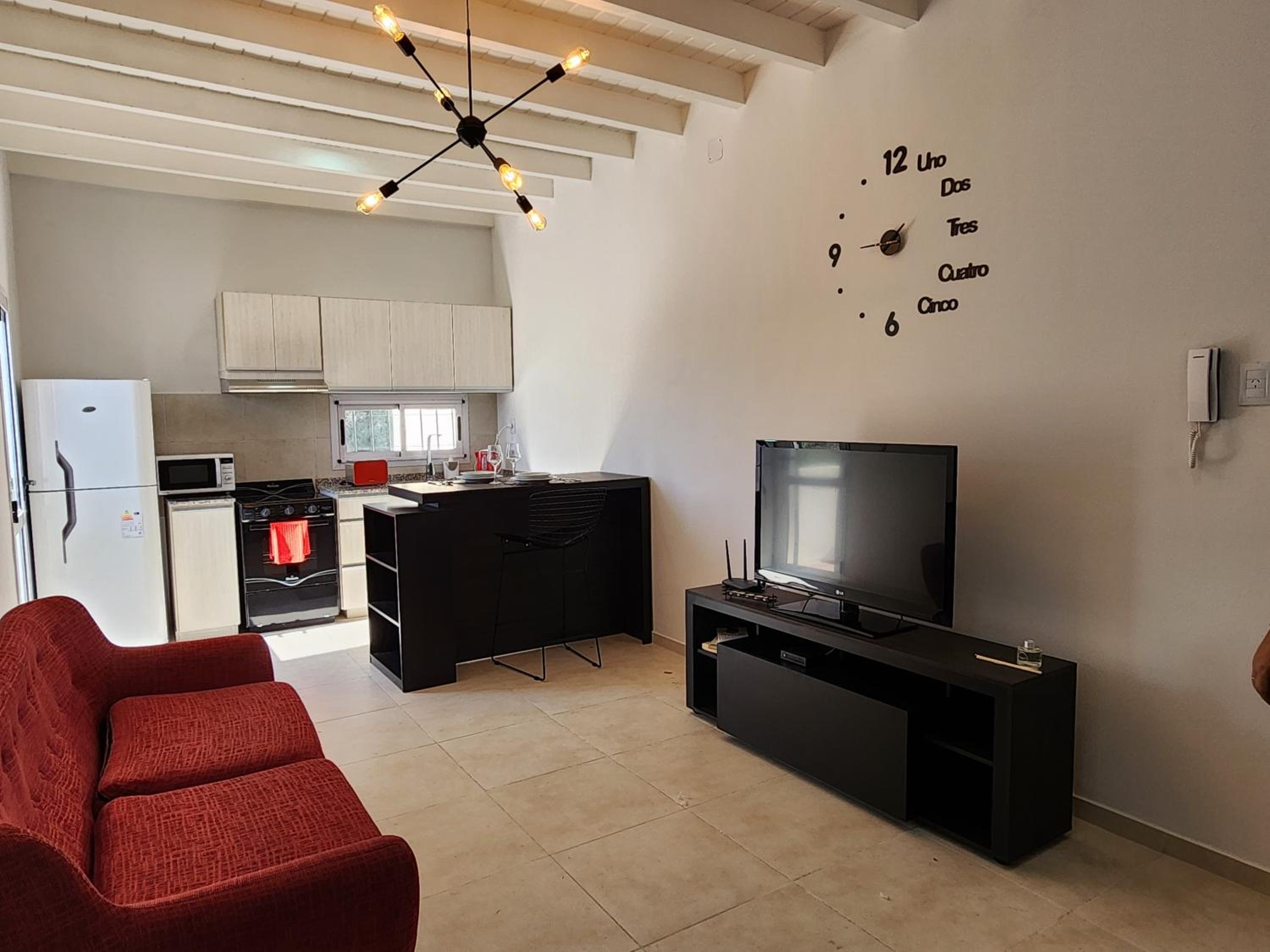 One-Bedroom Apartment photo 1