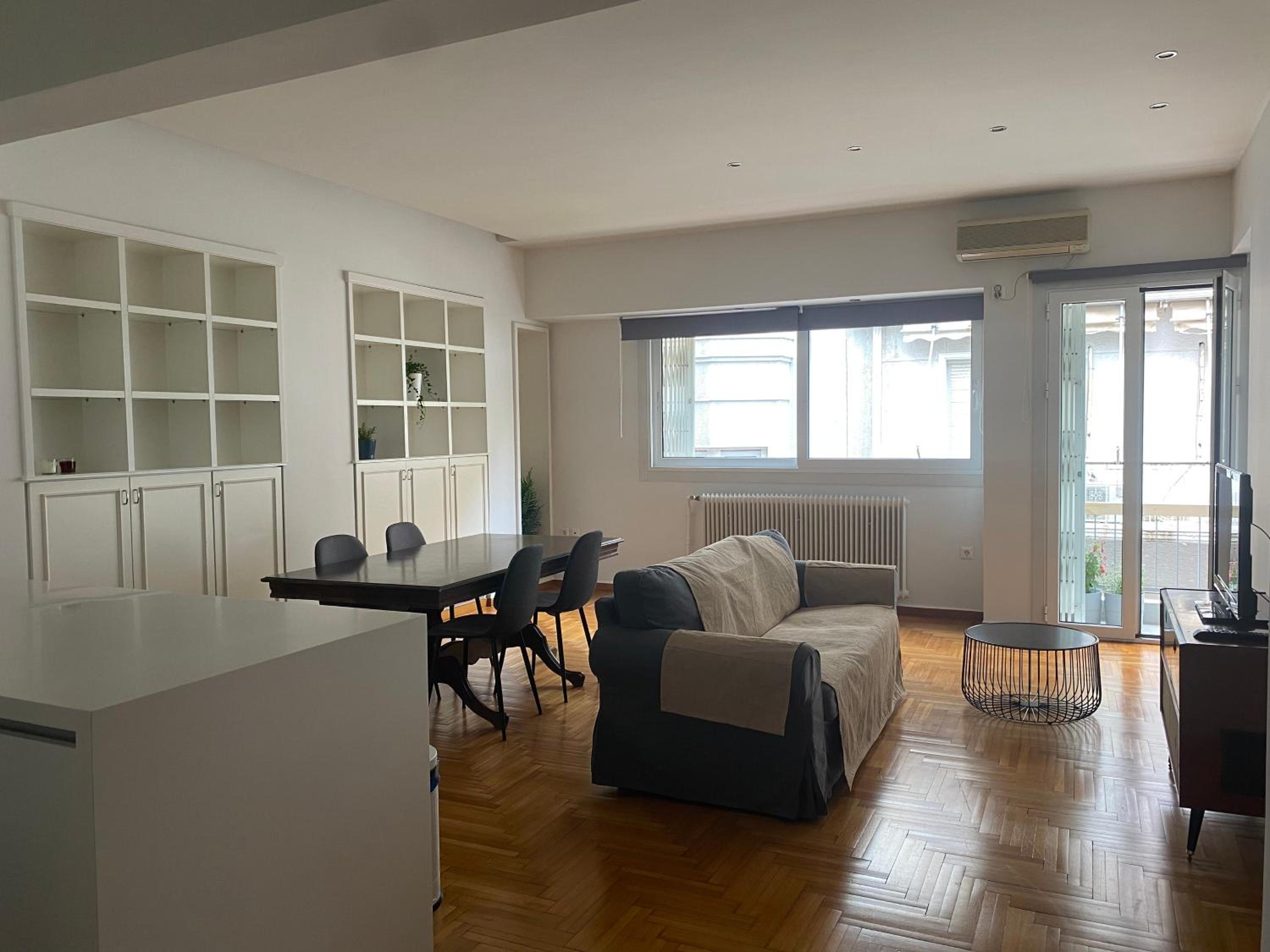 Three-Bedroom Apartment photo 3