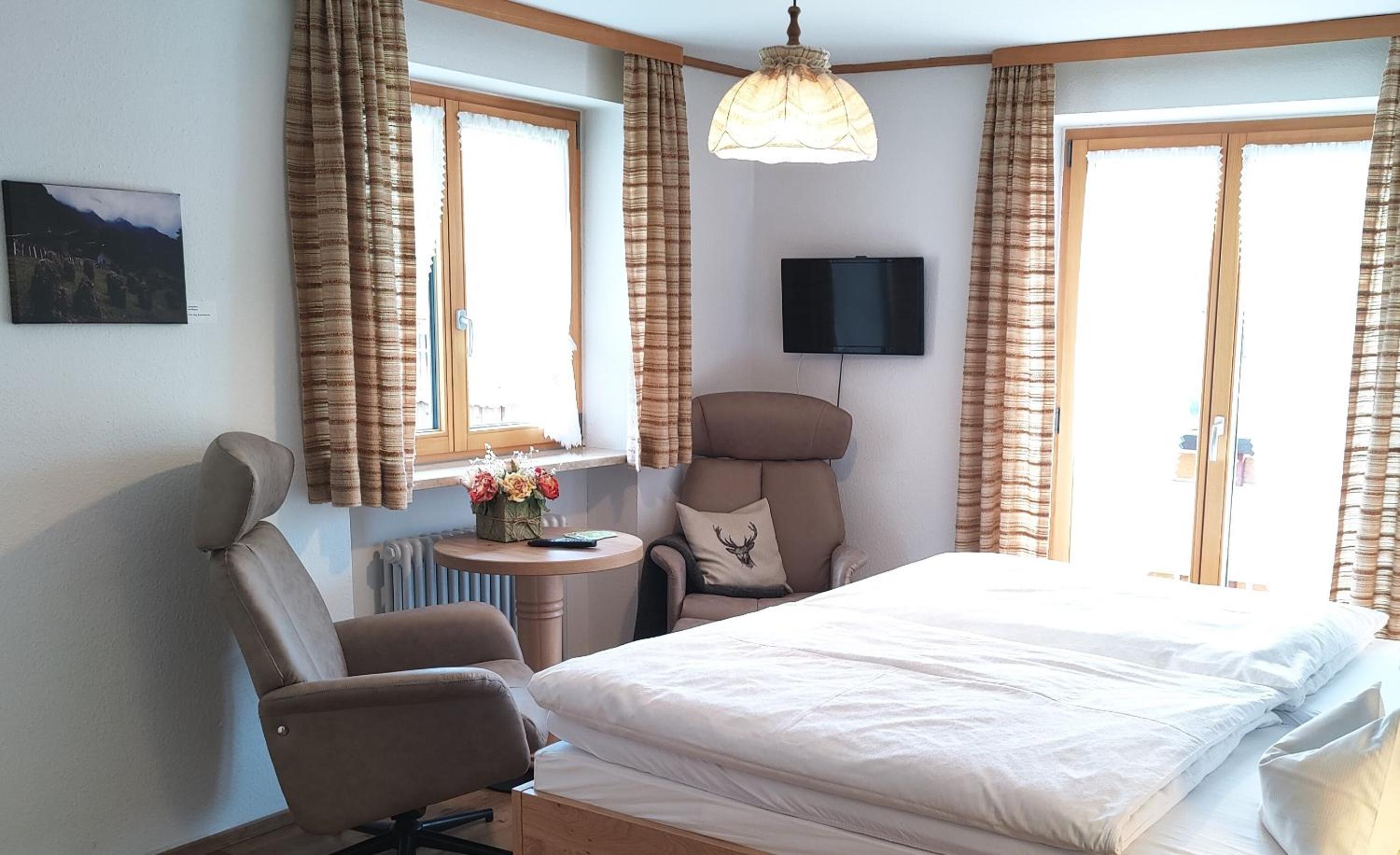 Double Room with Shared Bathroom photo 1