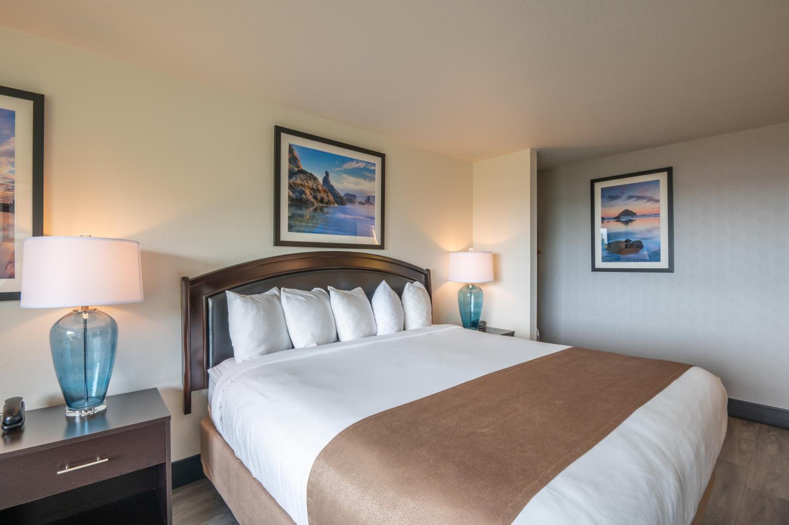 Standard King Room - Photo 6