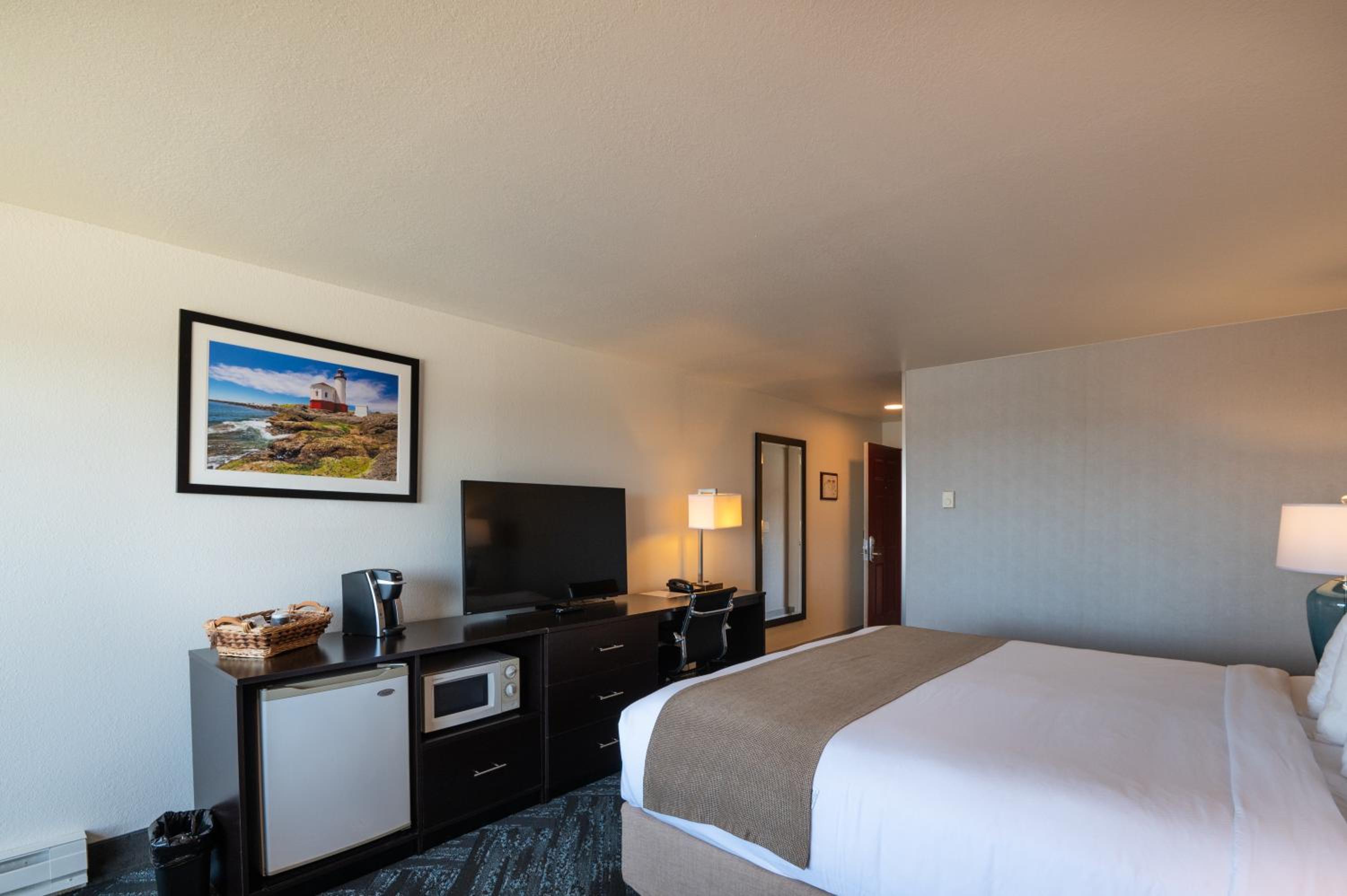 Standard King Room - Photo 5