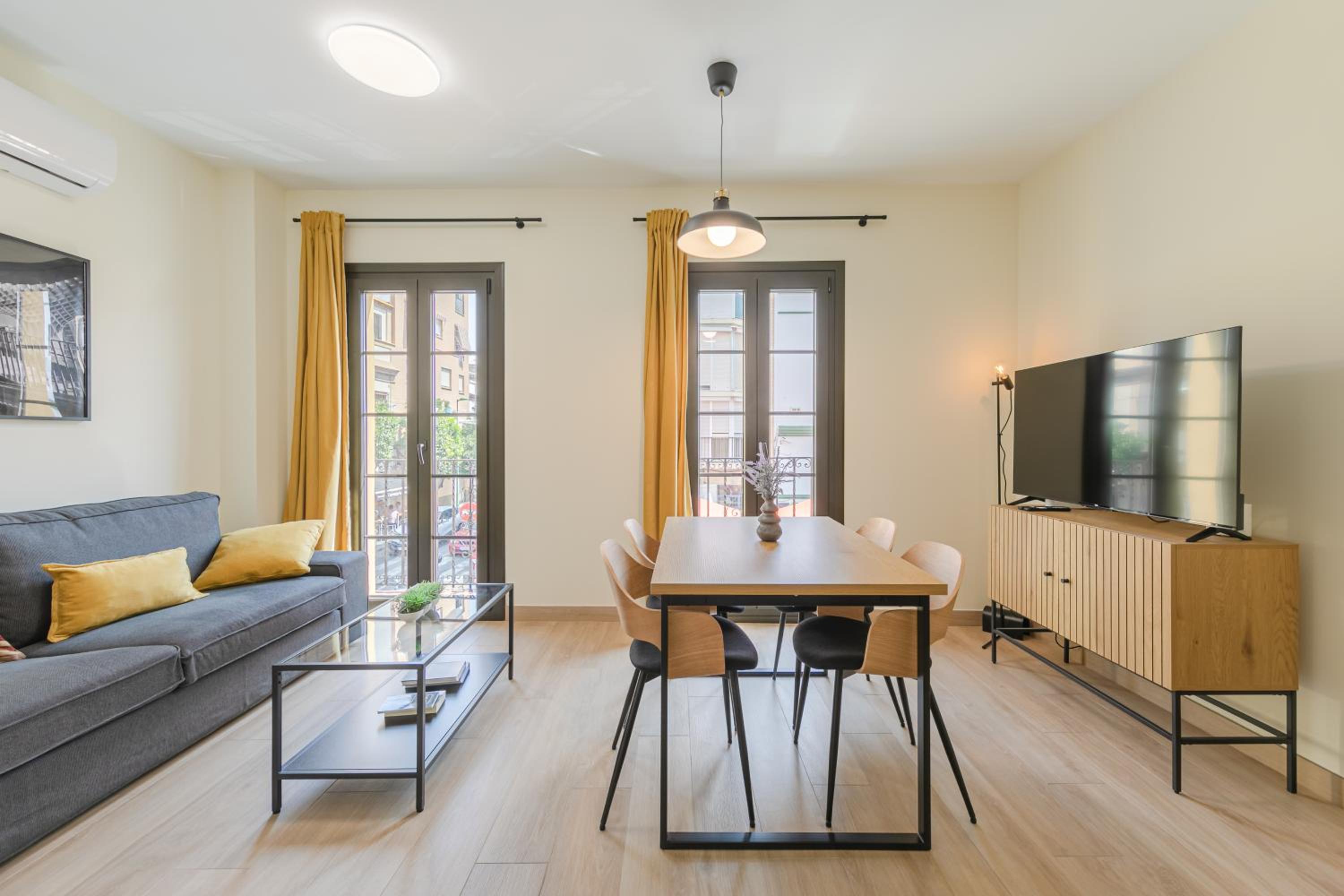 Apartamento con Balcón