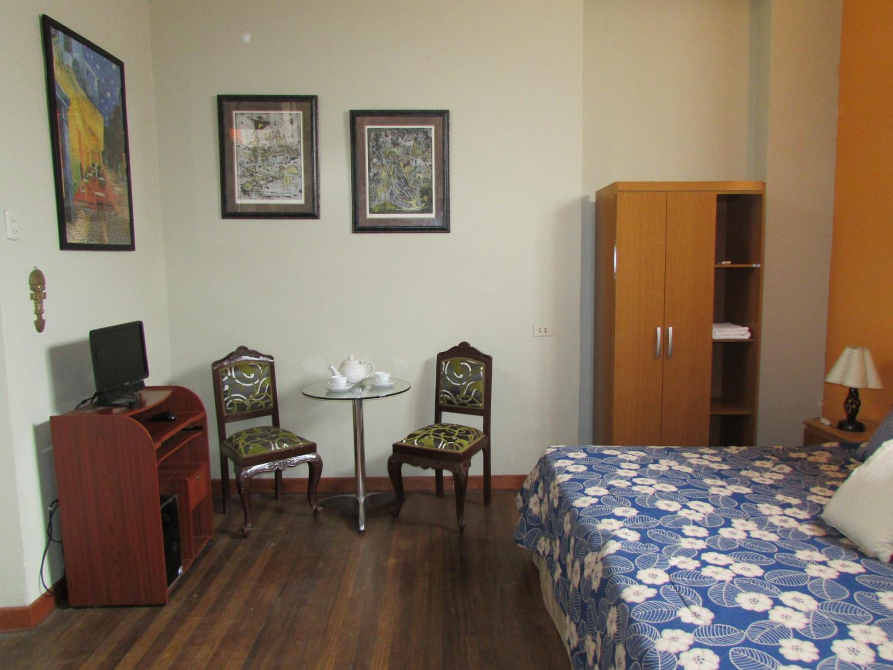 Double or Twin Room with Private Bathroom photo 3
