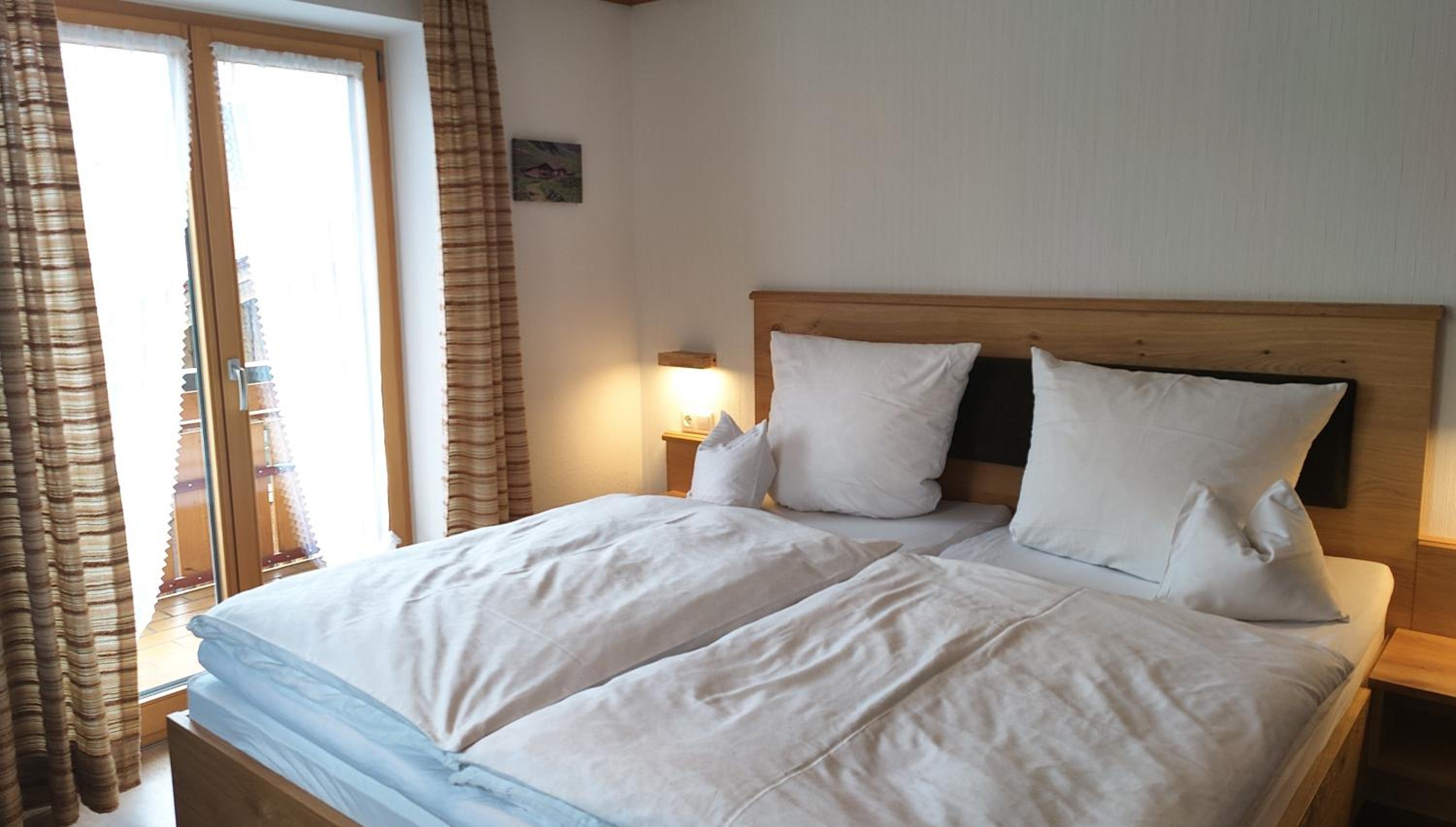 Double Room with Shared Bathroom photo 3