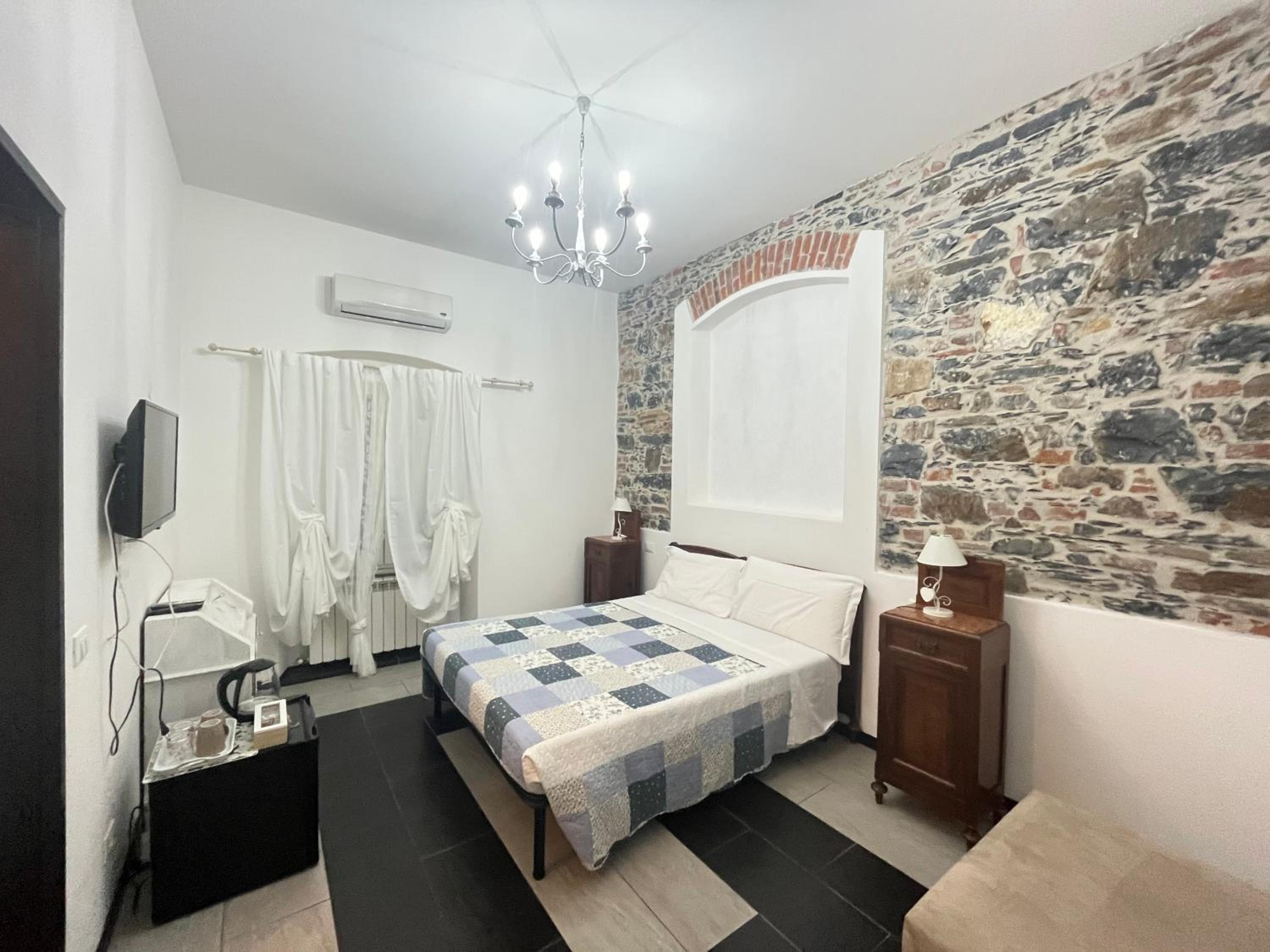 Double Room with Private Bathroom photo 1