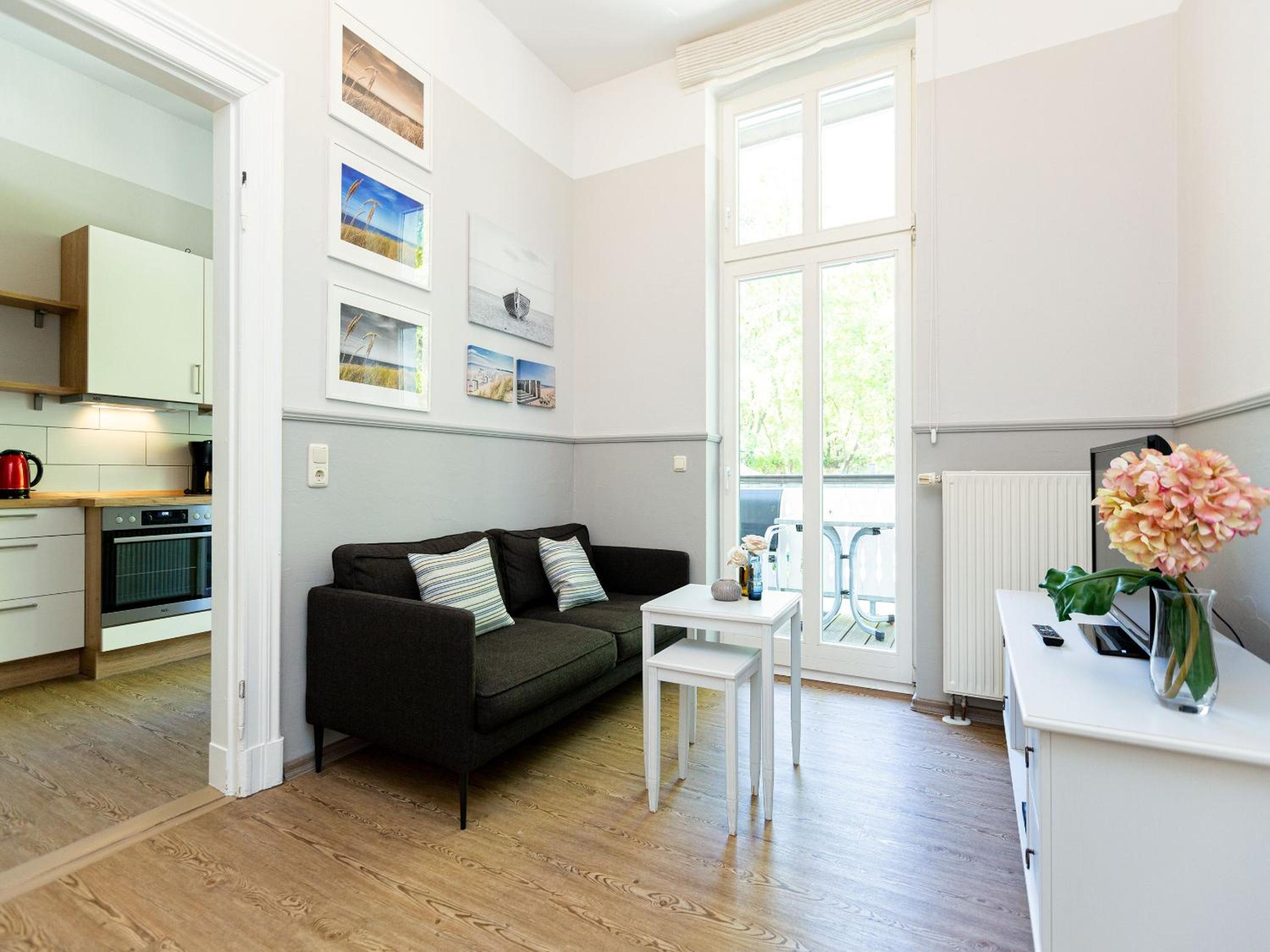 Two-Bedroom Apartment with Balcony photo 3