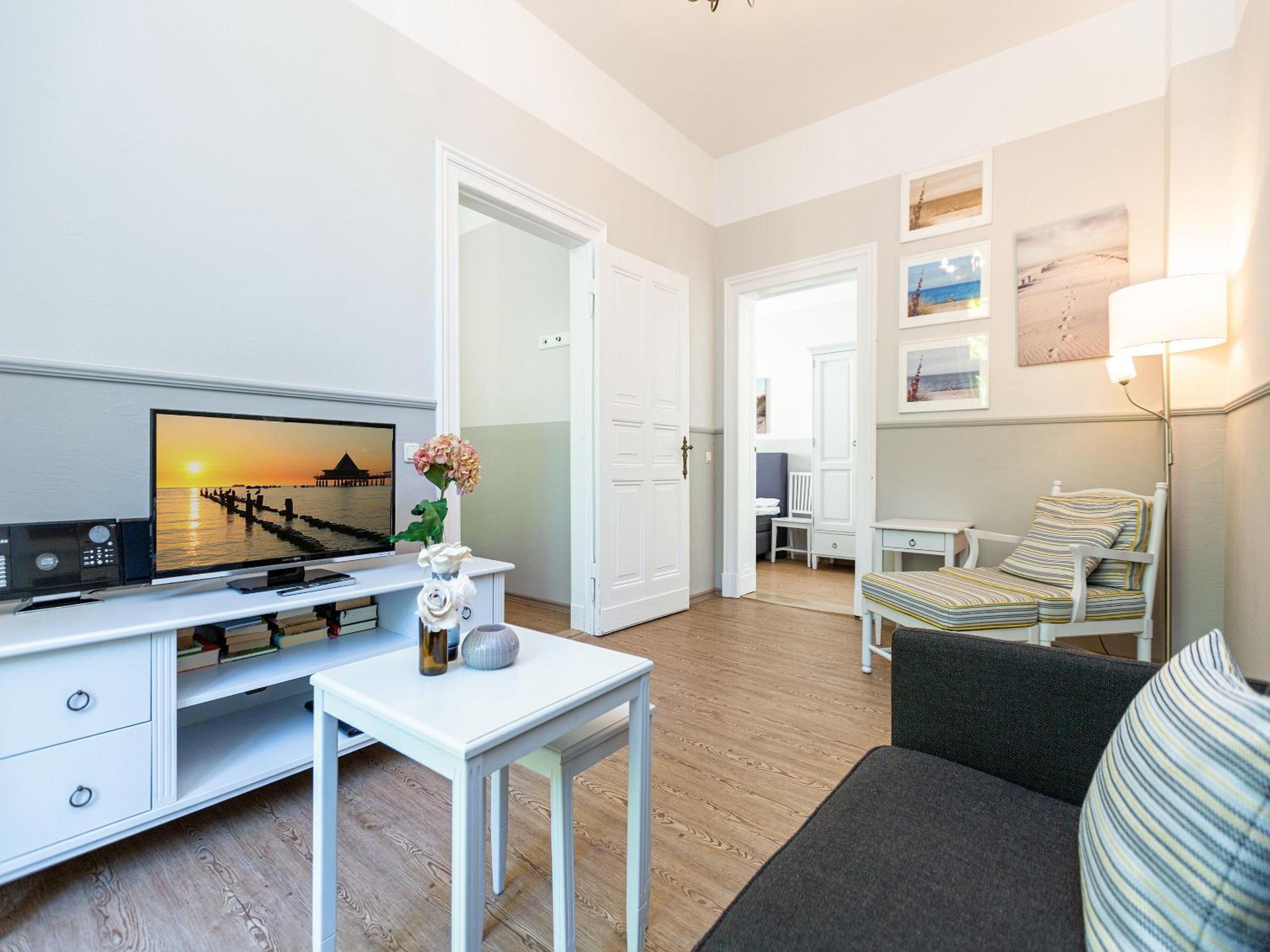 Two-Bedroom Apartment with Balcony photo 2
