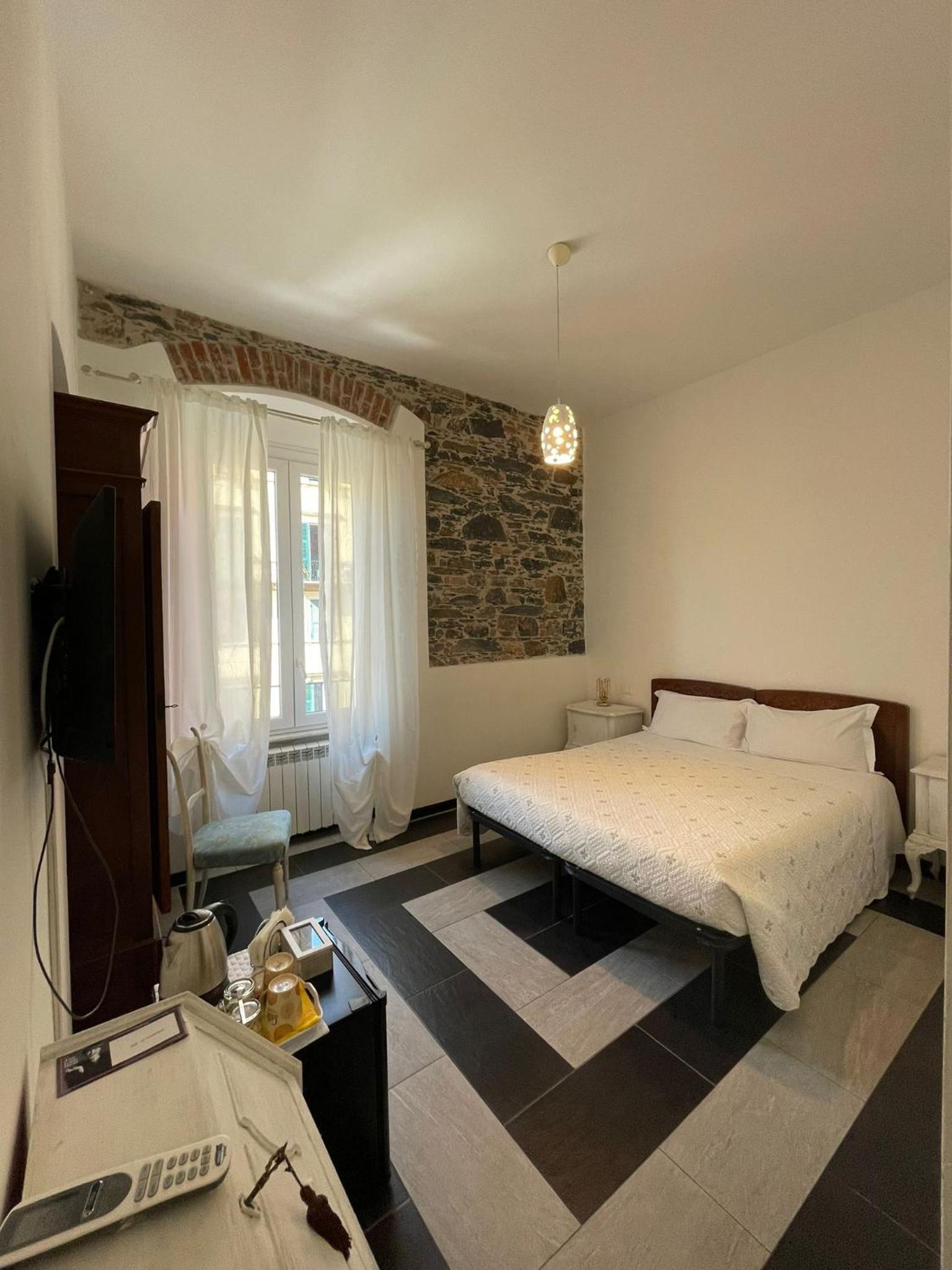 Double Room with Private Bathroom photo 1