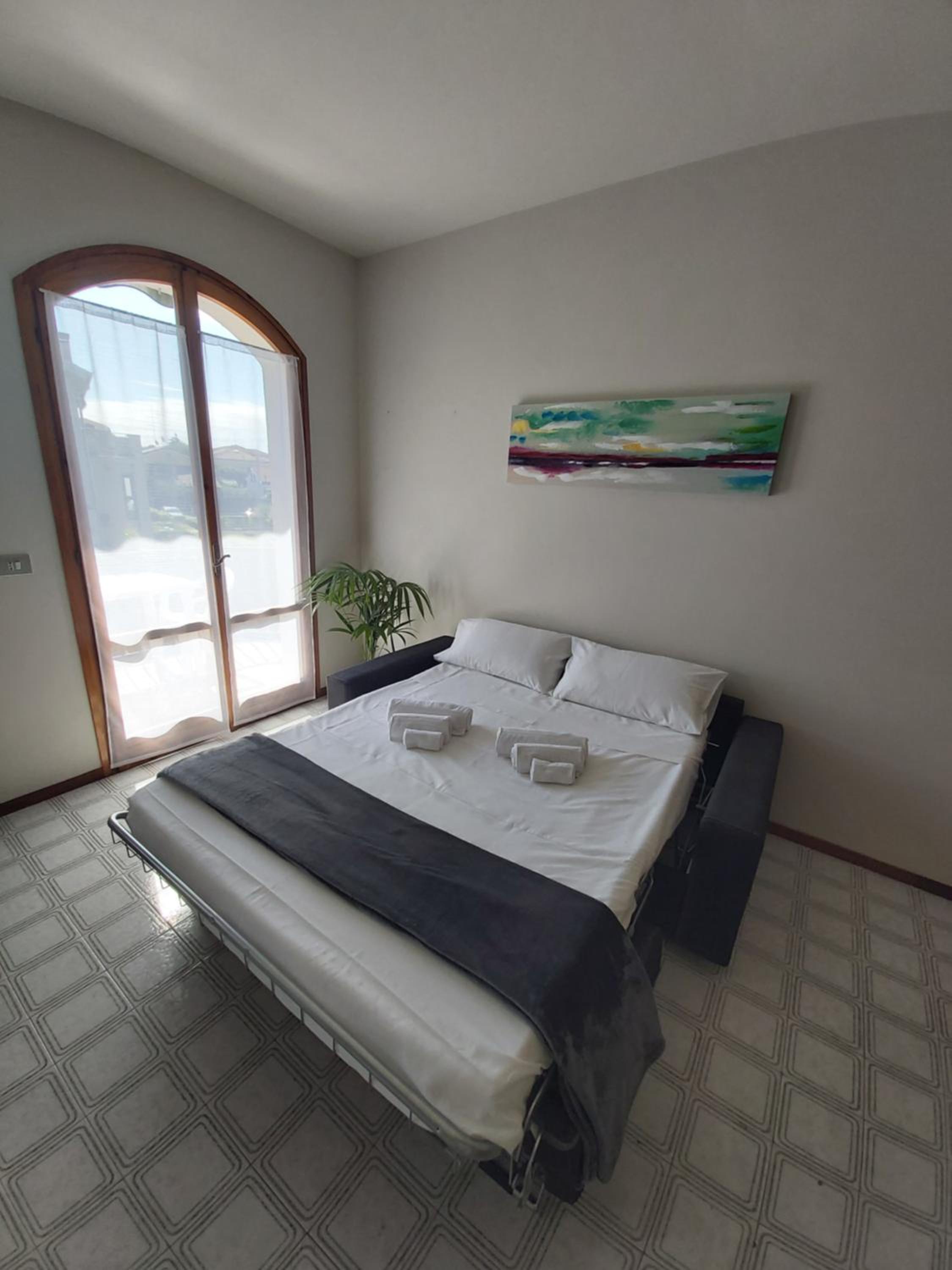 One-Bedroom Apartment photo 3