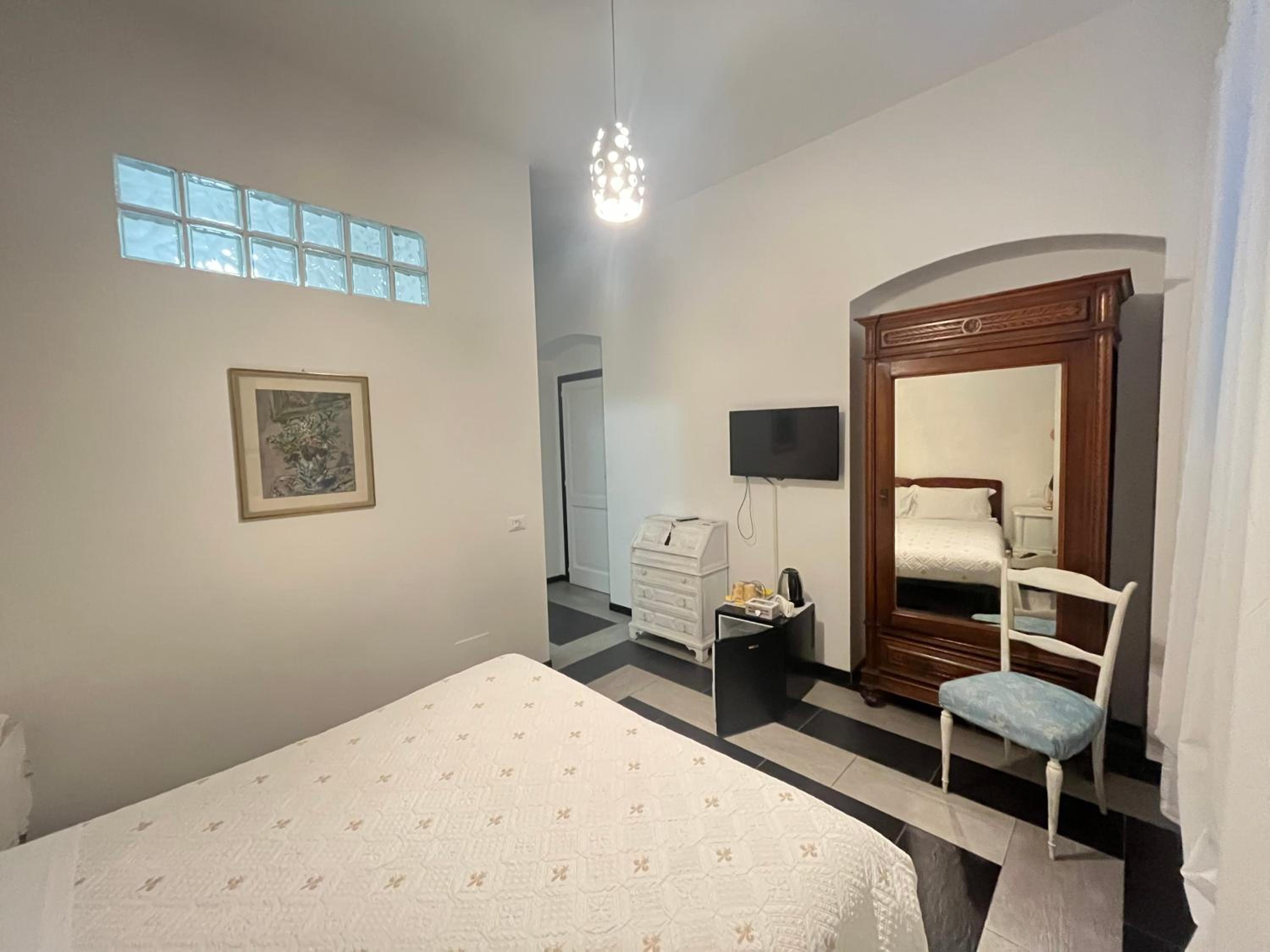 Double Room with Private Bathroom photo 2