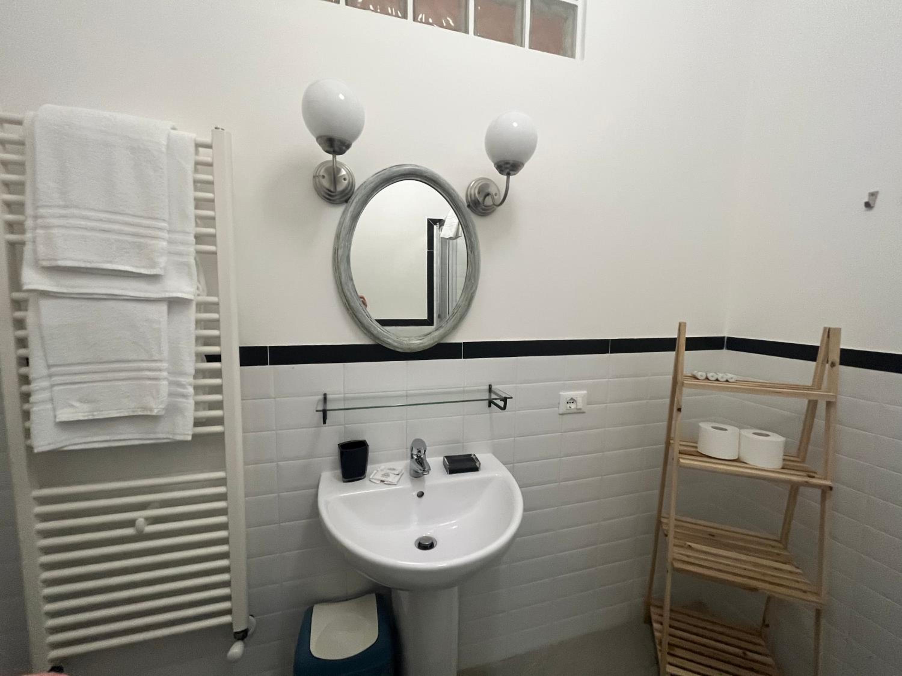Double Room with Private Bathroom photo 2