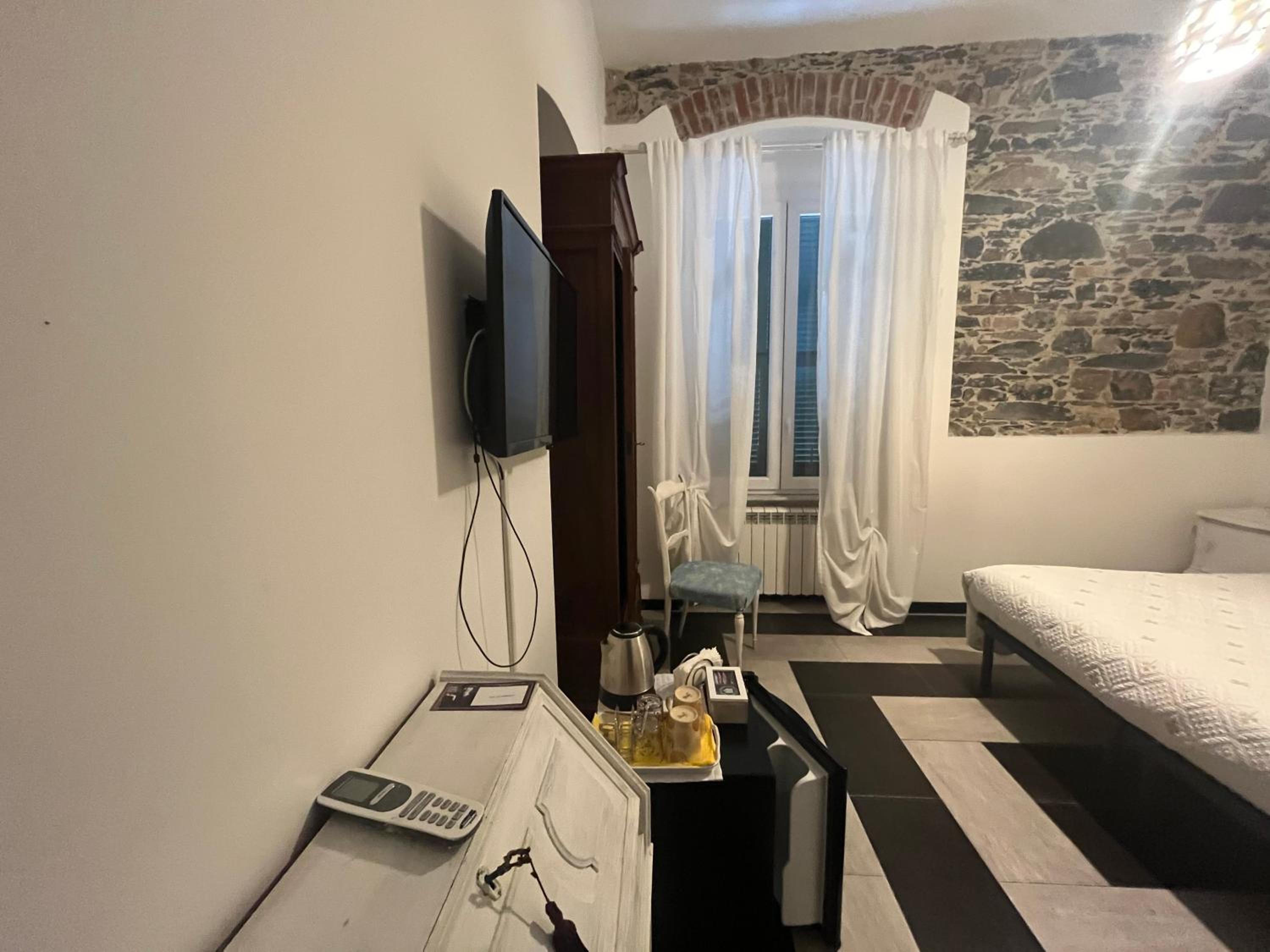 Double Room with Private Bathroom photo 3